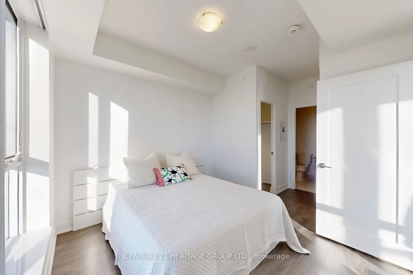 7 Mabelle Avenue, #4302