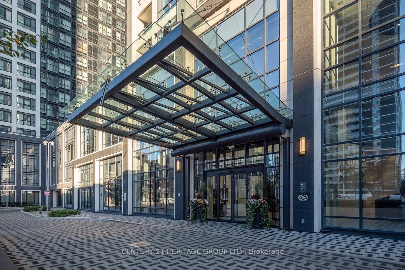 7 Mabelle Avenue, #4302