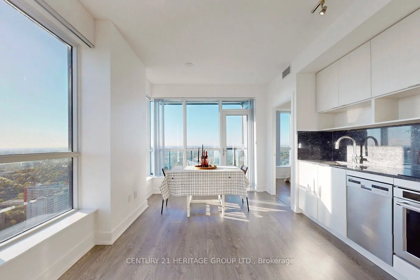 7 Mabelle Avenue, #4302