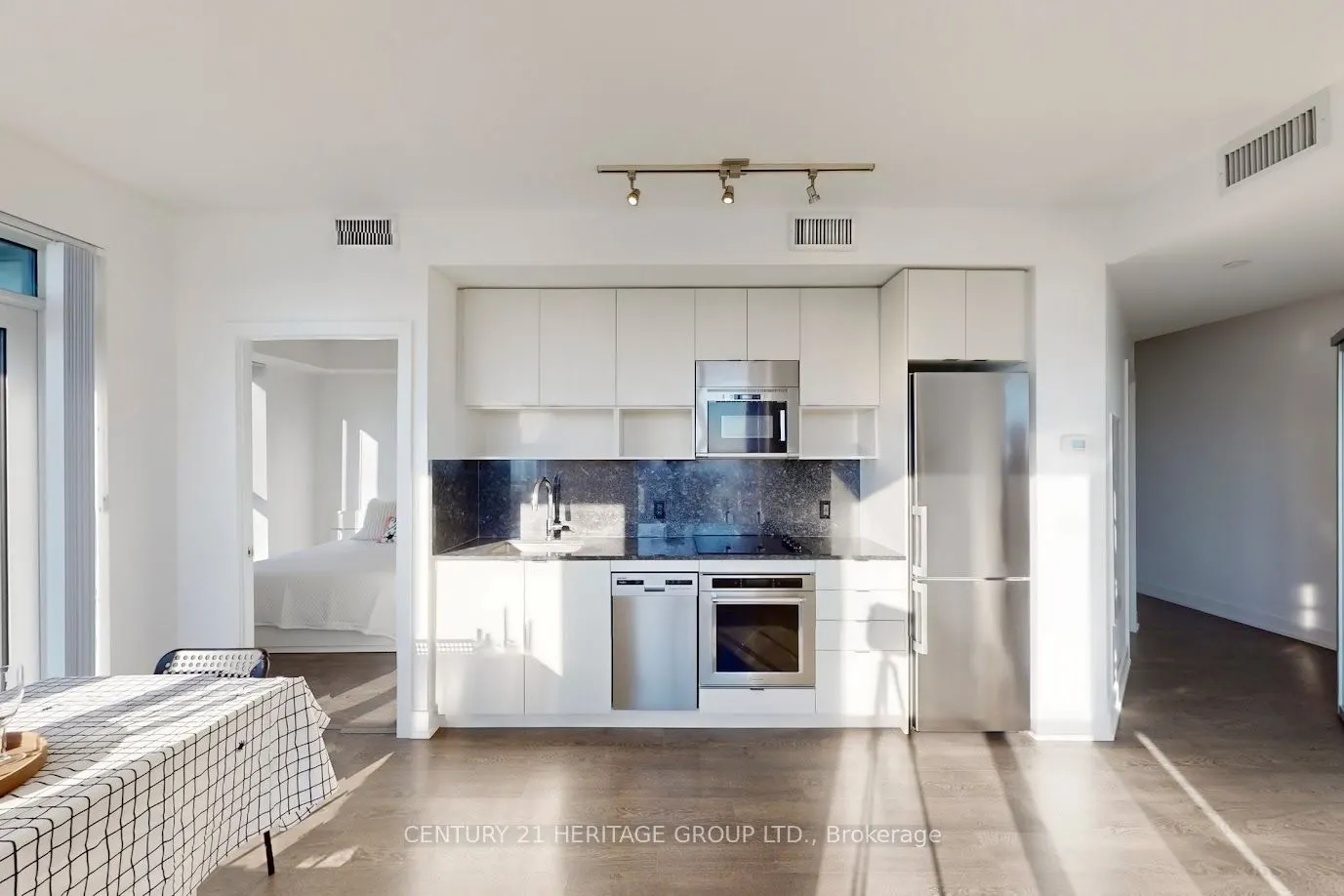 7 Mabelle Avenue, #4302