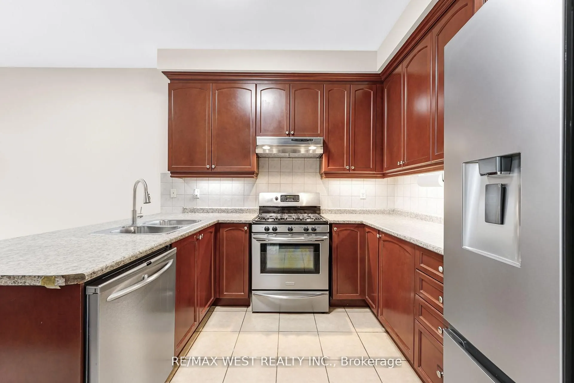 102 Everingham Circle