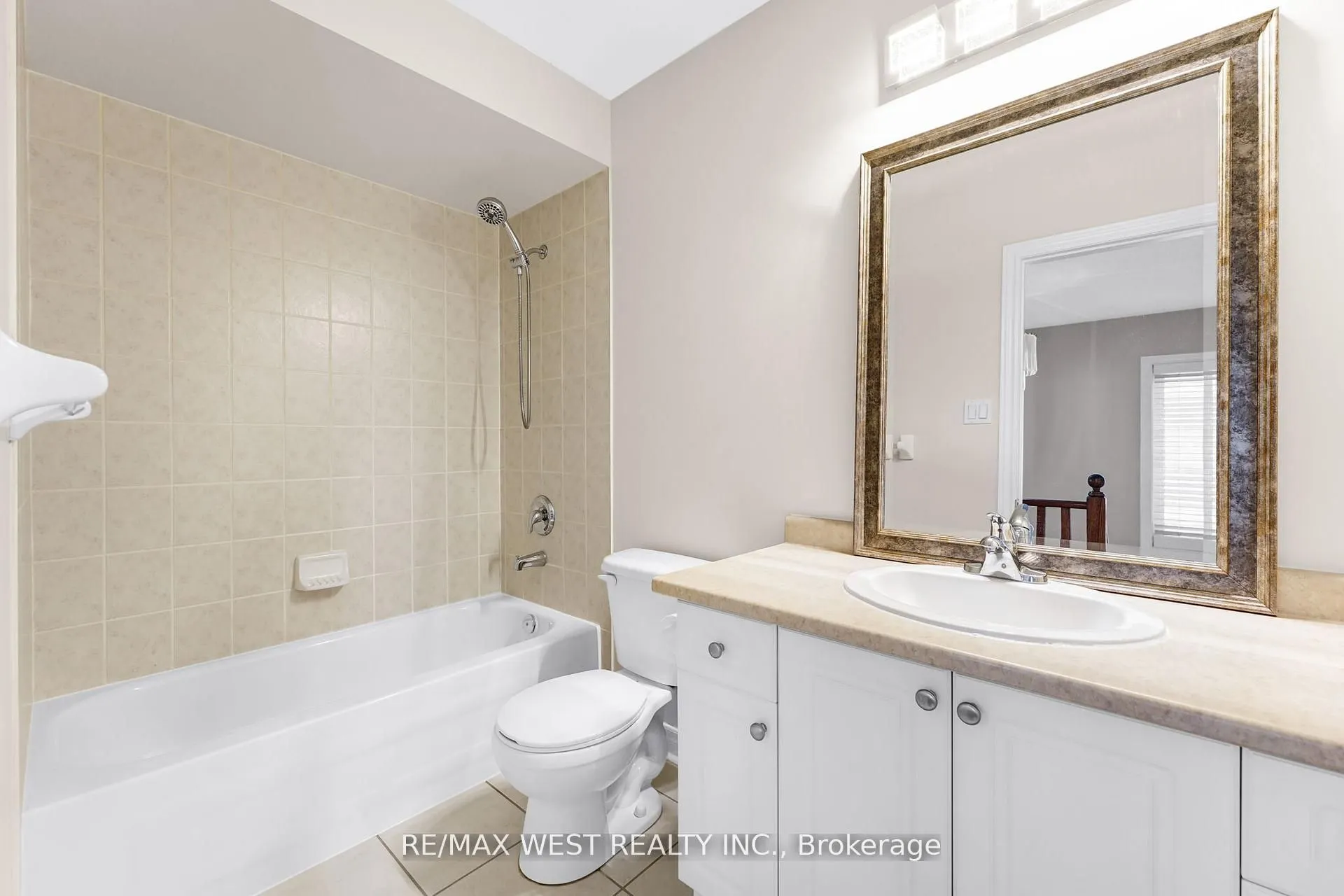 102 Everingham Circle