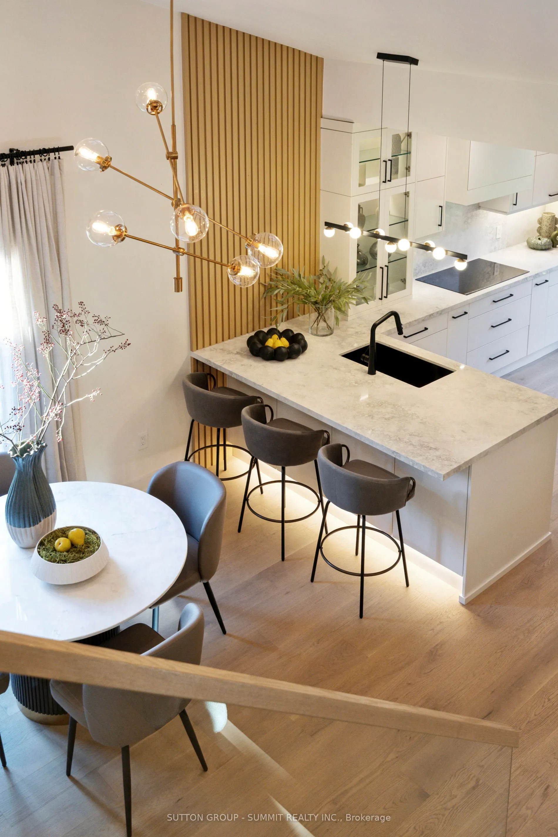 1688 Missenden Crescent