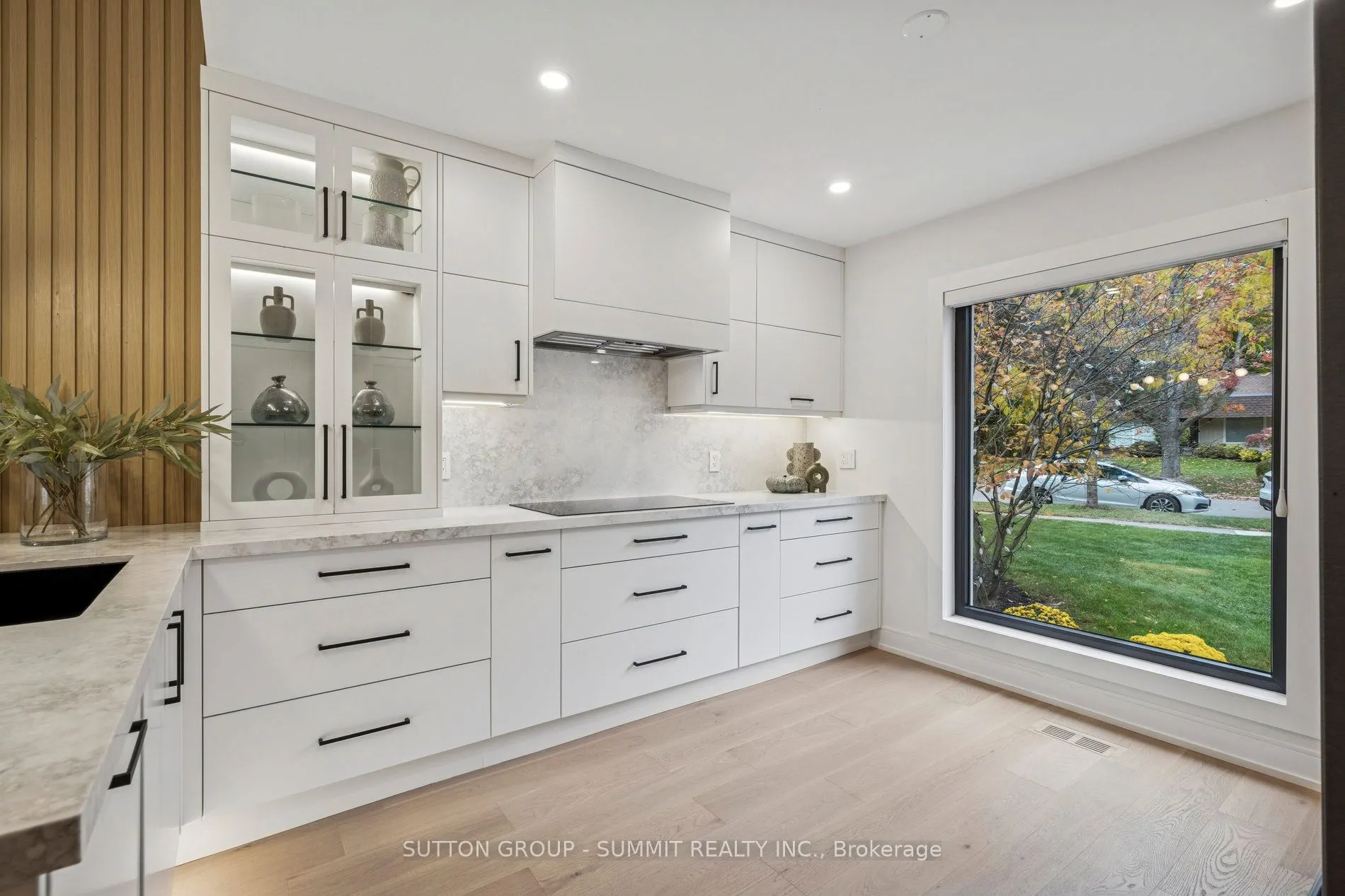 1688 Missenden Crescent