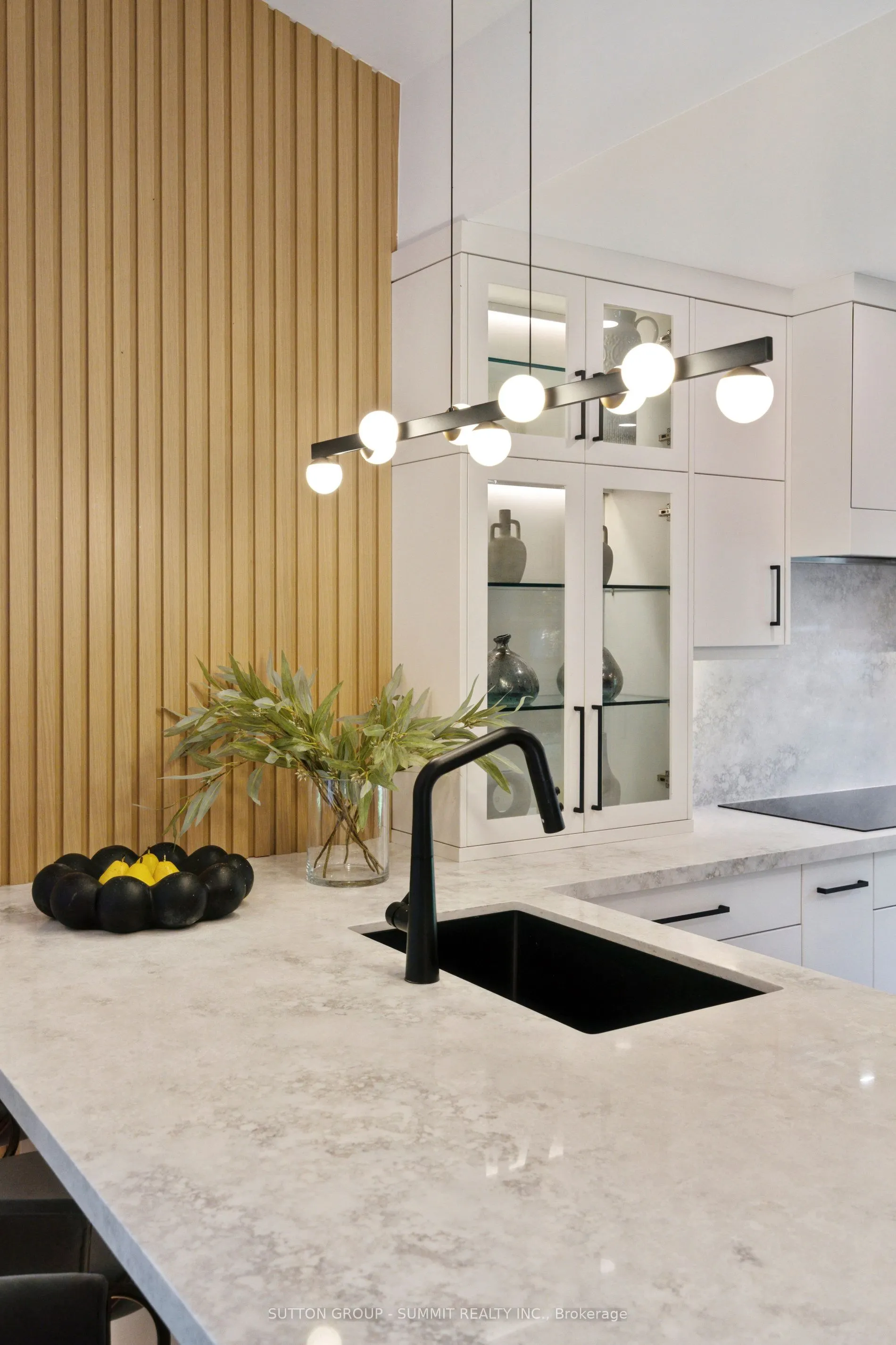 1688 Missenden Crescent