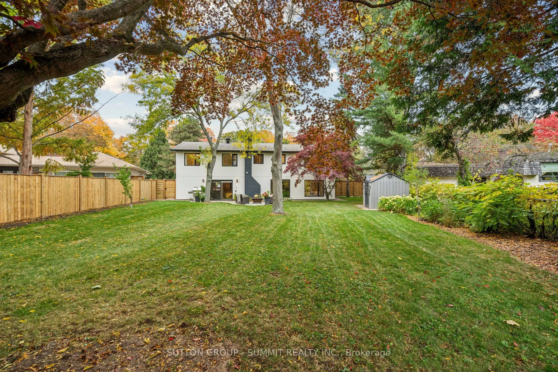 1688 Missenden Crescent