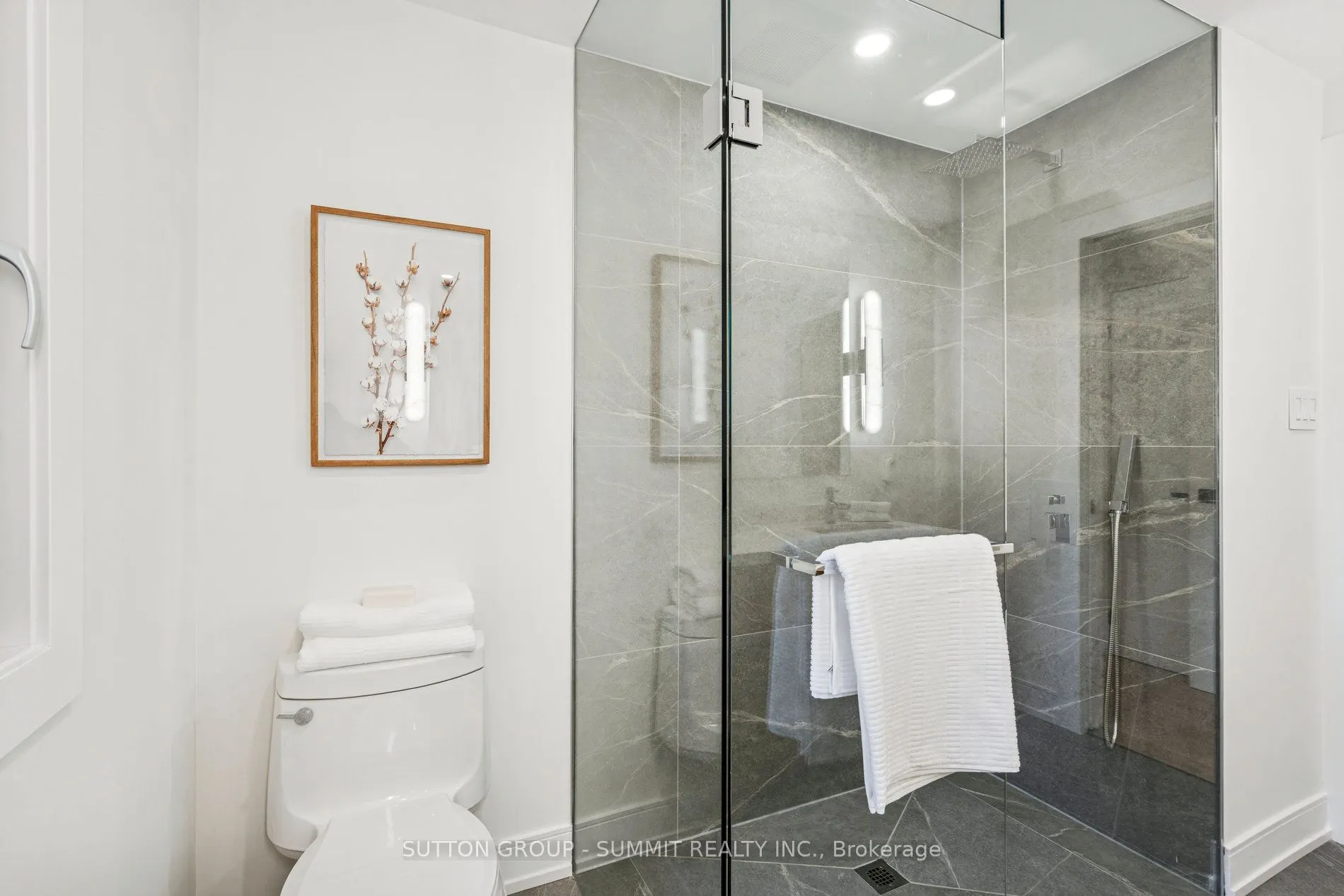 1688 Missenden Crescent