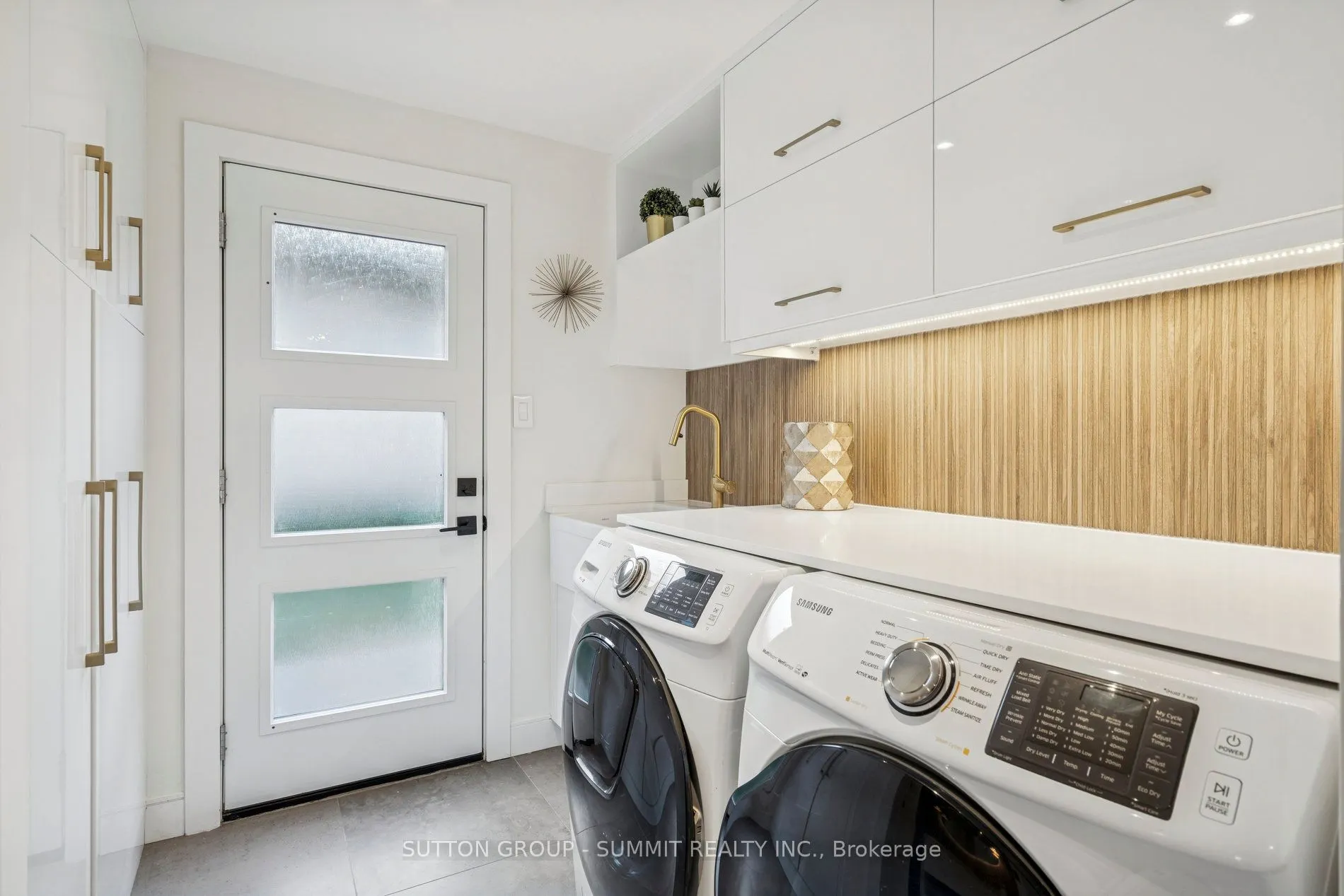 1688 Missenden Crescent