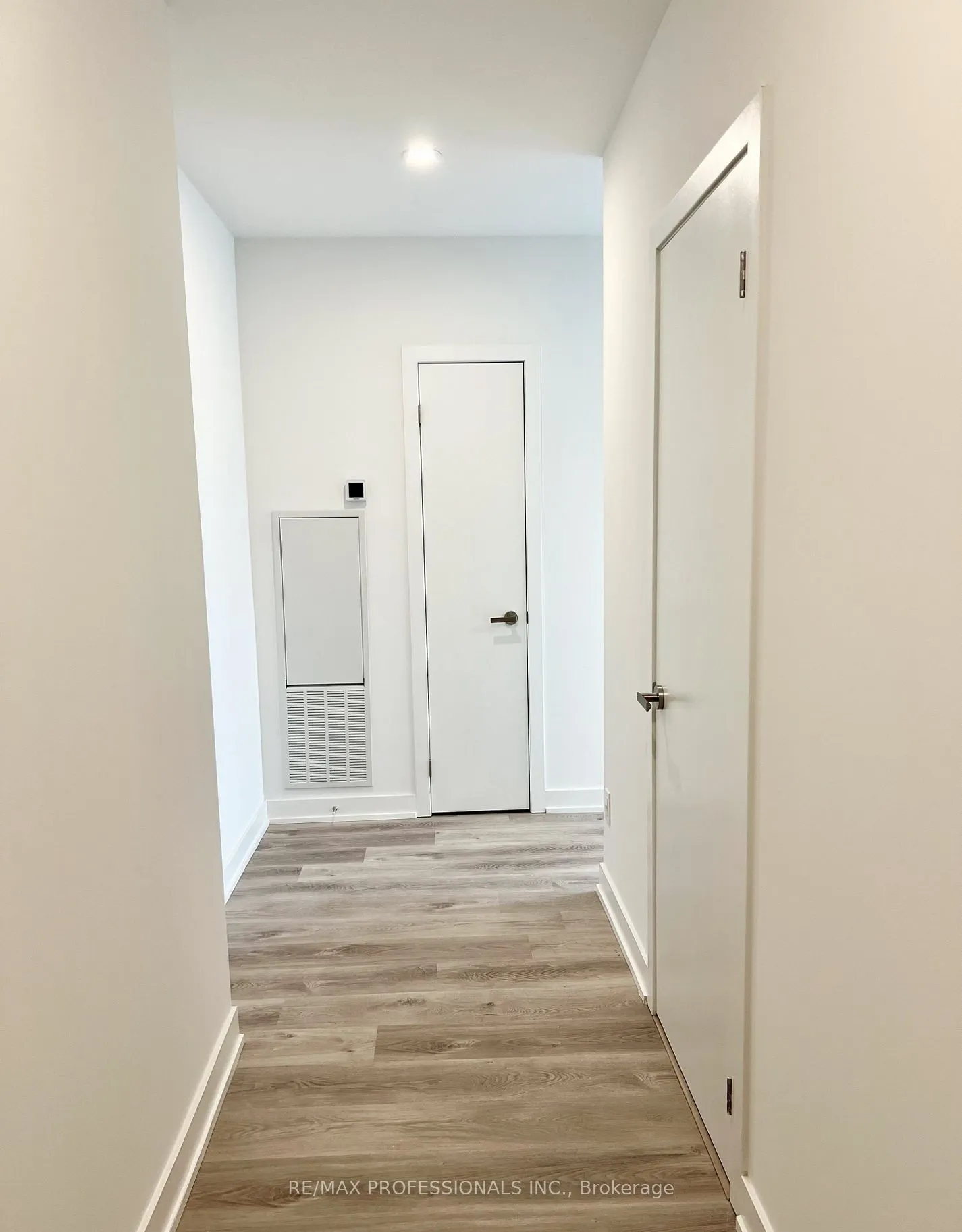 370 Martha Street, #802