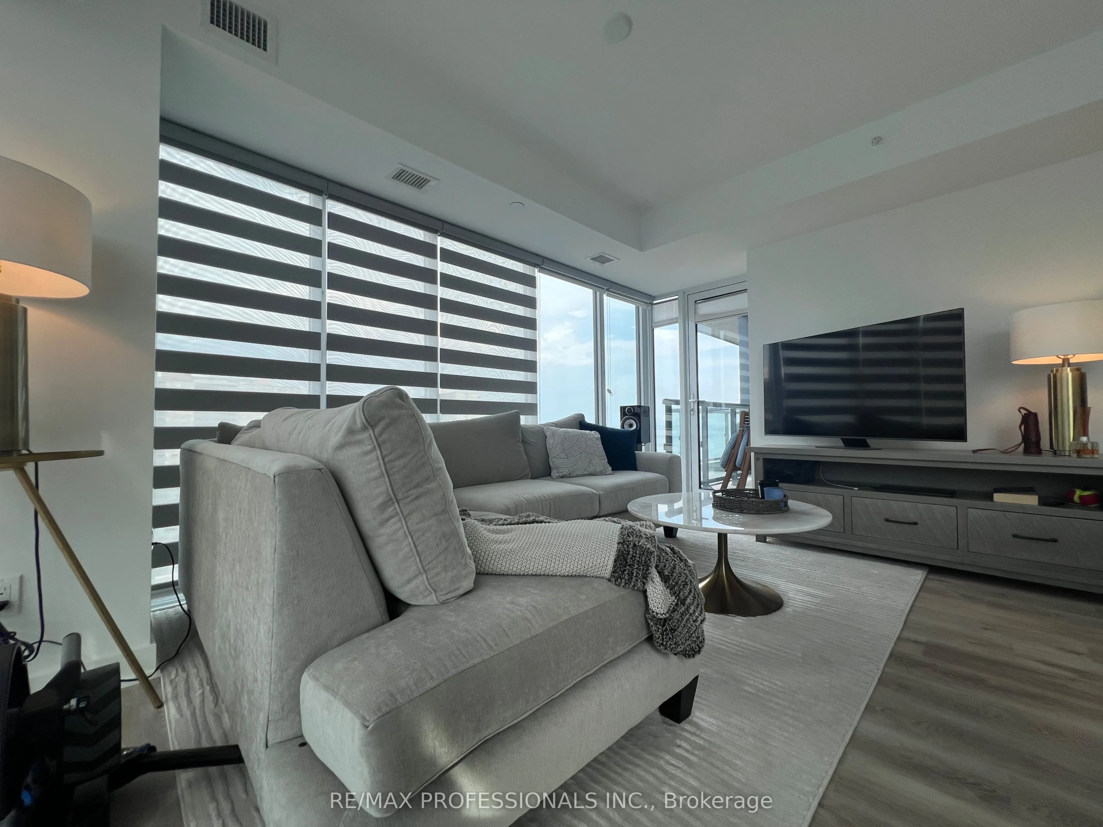 370 Martha Street, #802