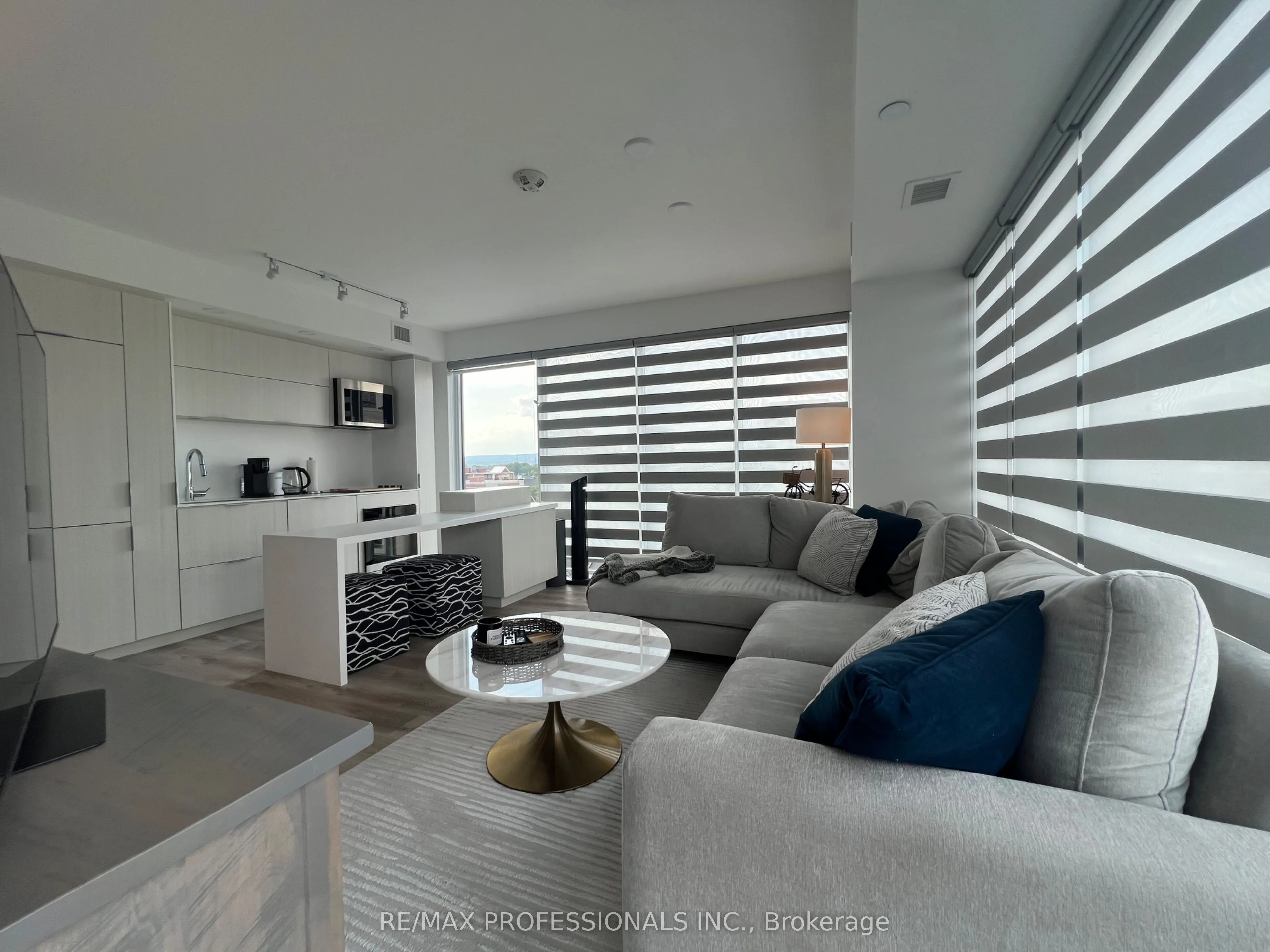 370 Martha Street, #802