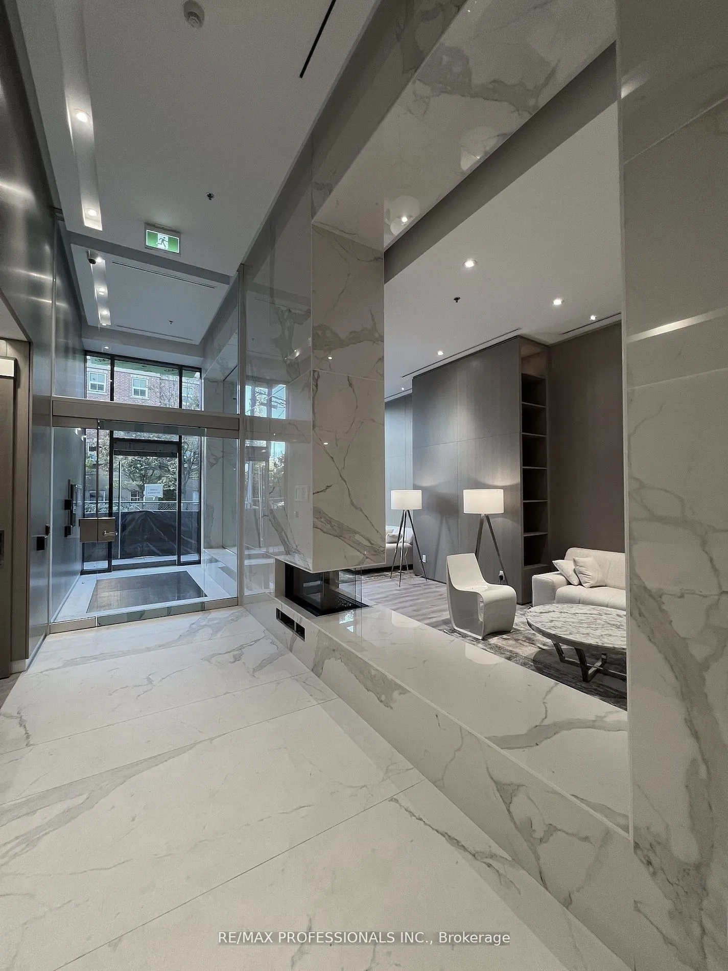 370 Martha Street, #802