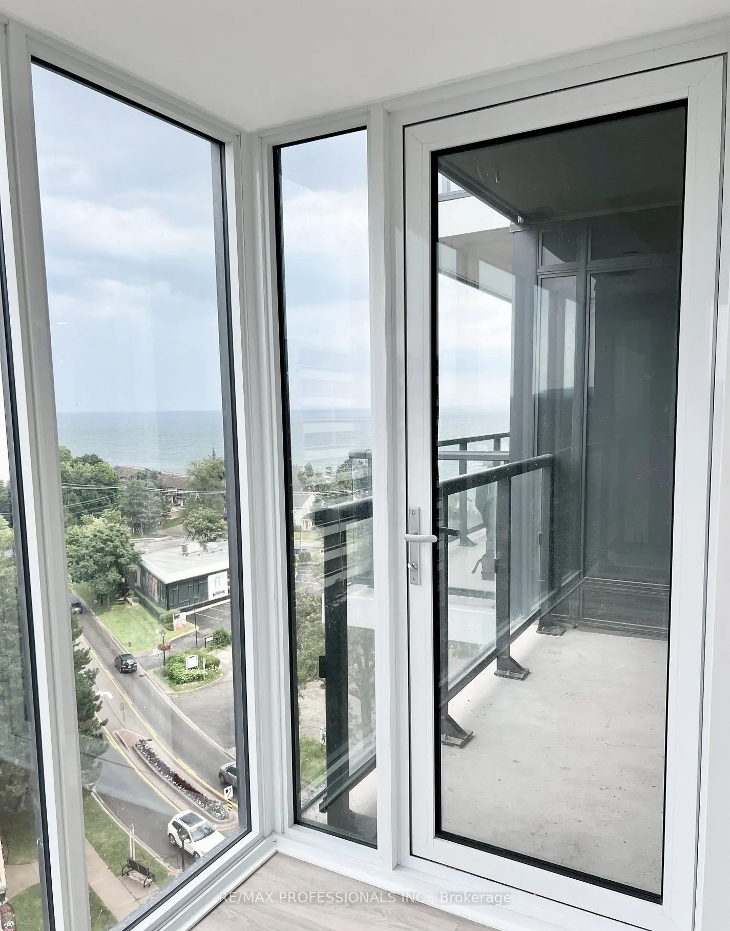 370 Martha Street, #802