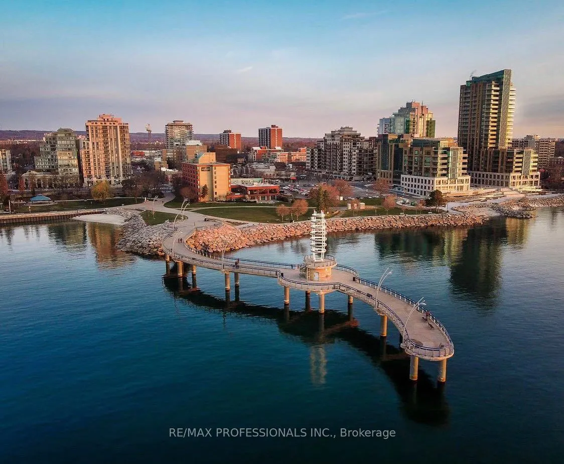 370 Martha Street, #802