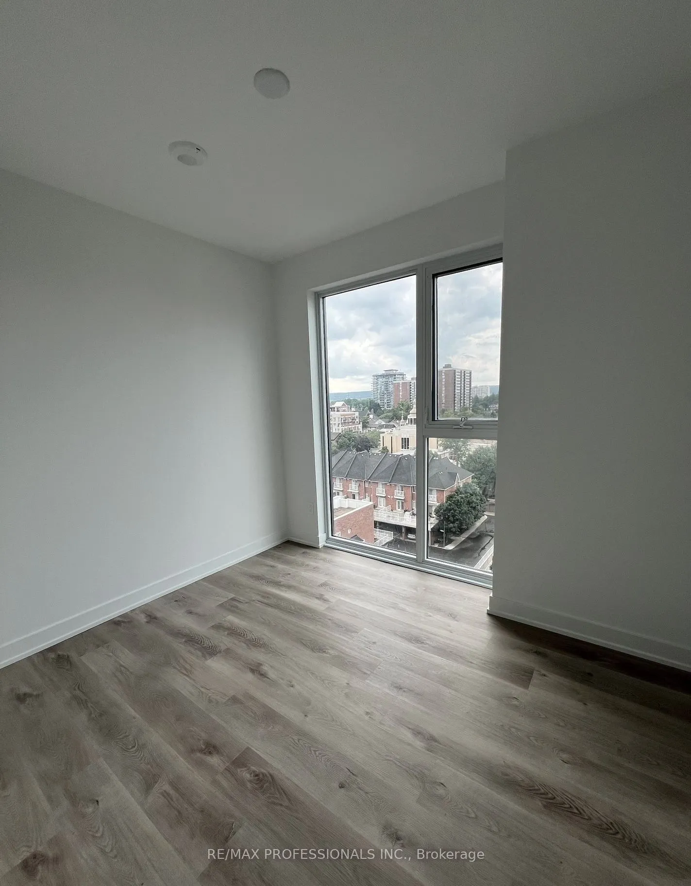 370 Martha Street, #802