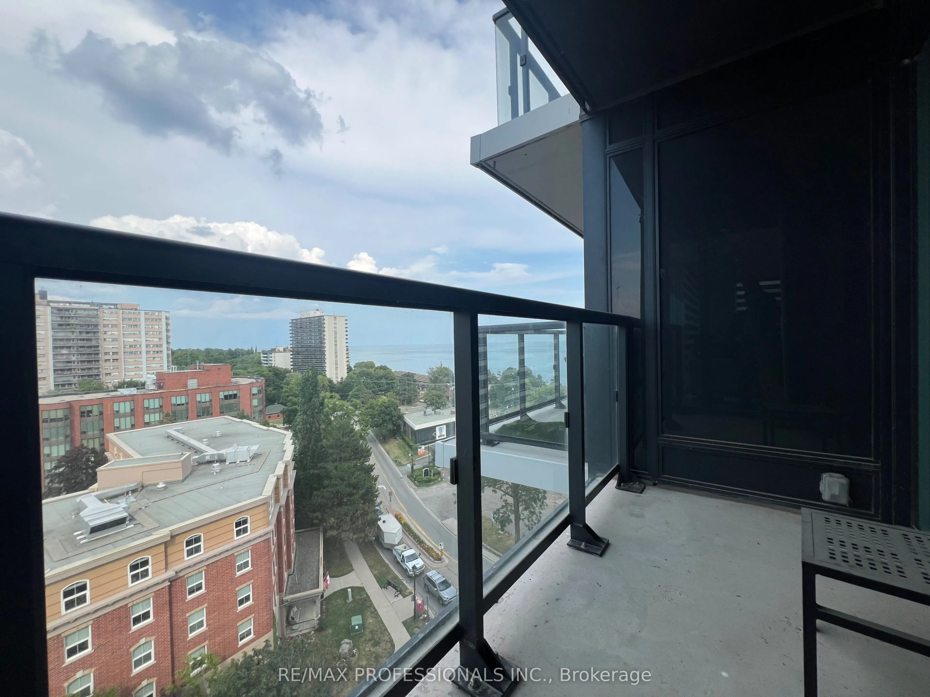 370 Martha Street, #802