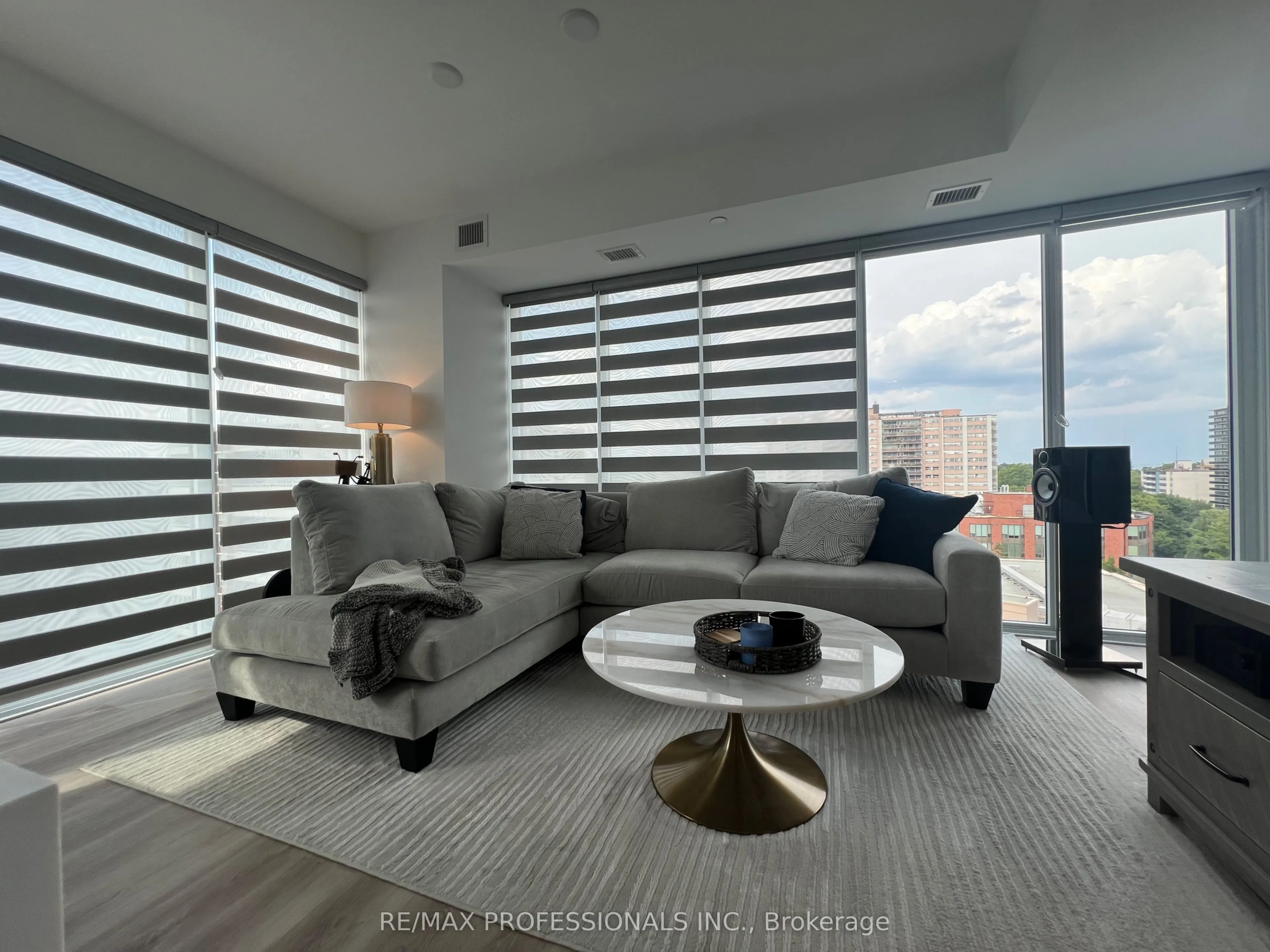 370 Martha Street, #802