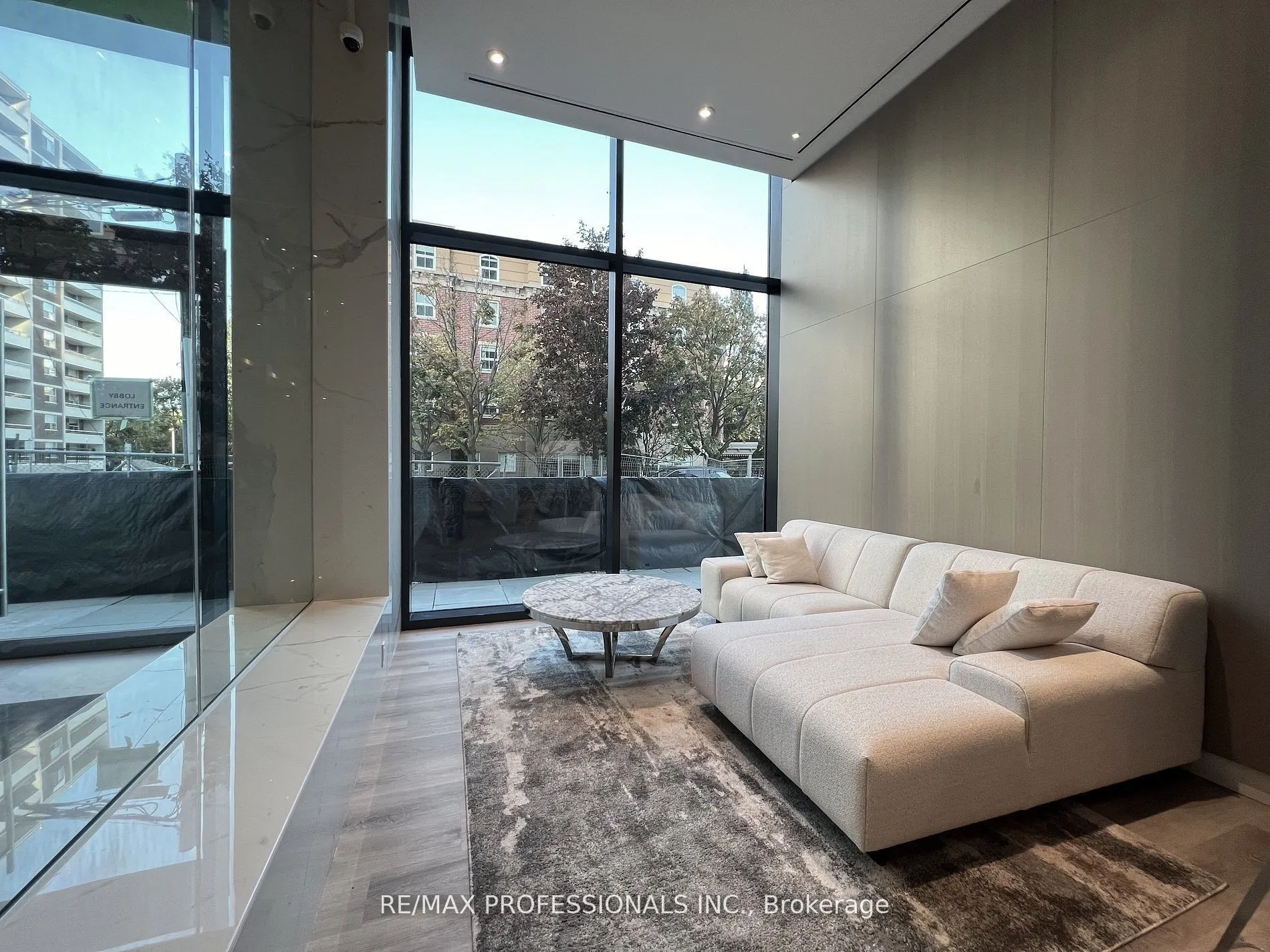 370 Martha Street, #802