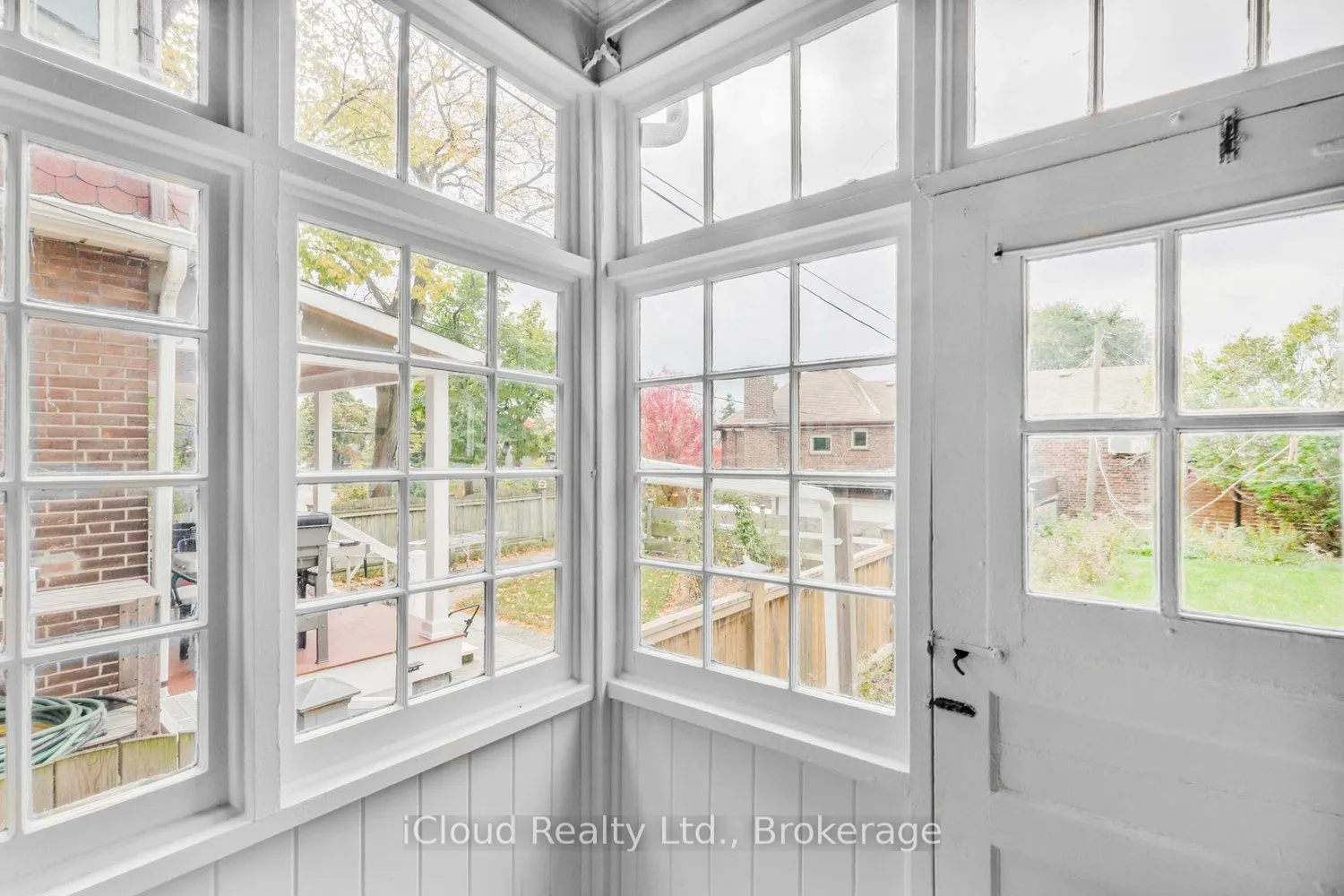 74* Glendale* Avenue