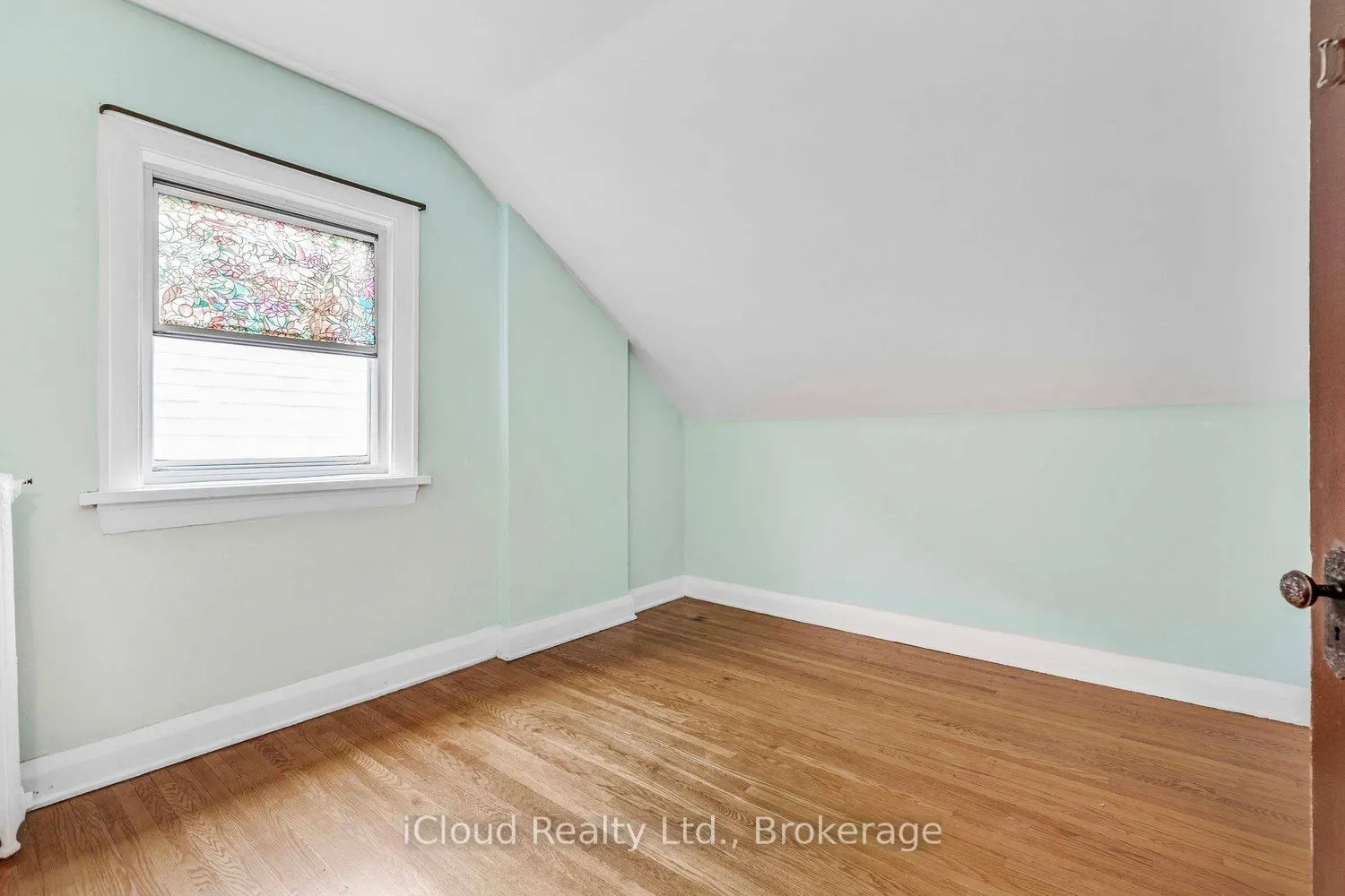 74* Glendale* Avenue