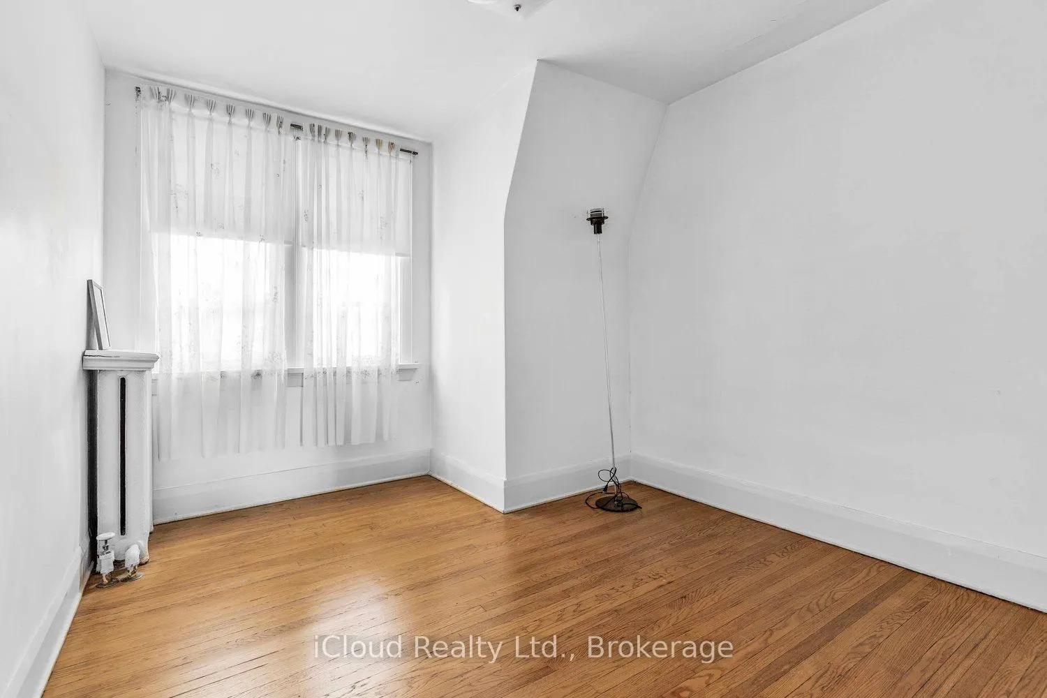 74* Glendale* Avenue