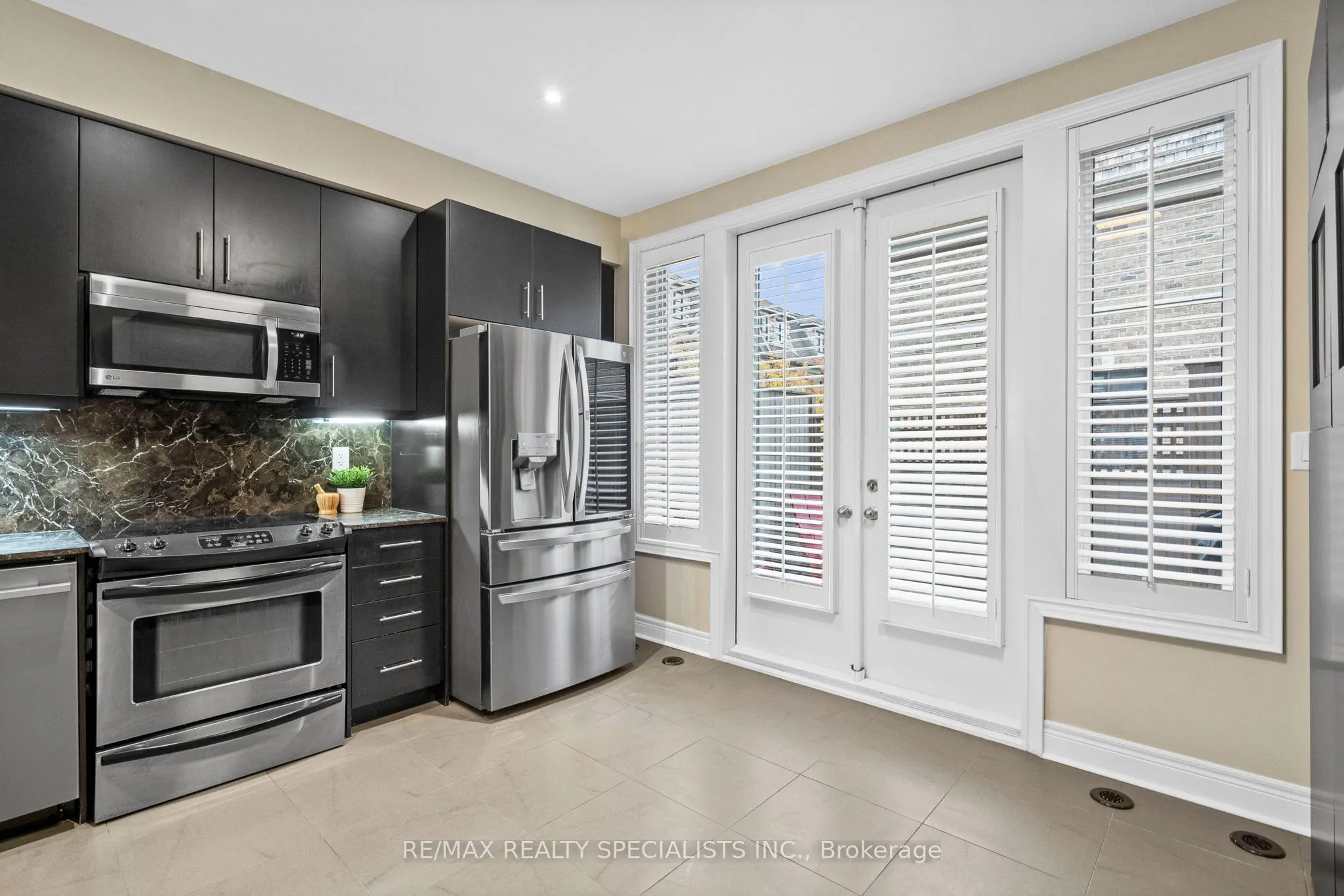 1812 Burnhamthorpe Road E