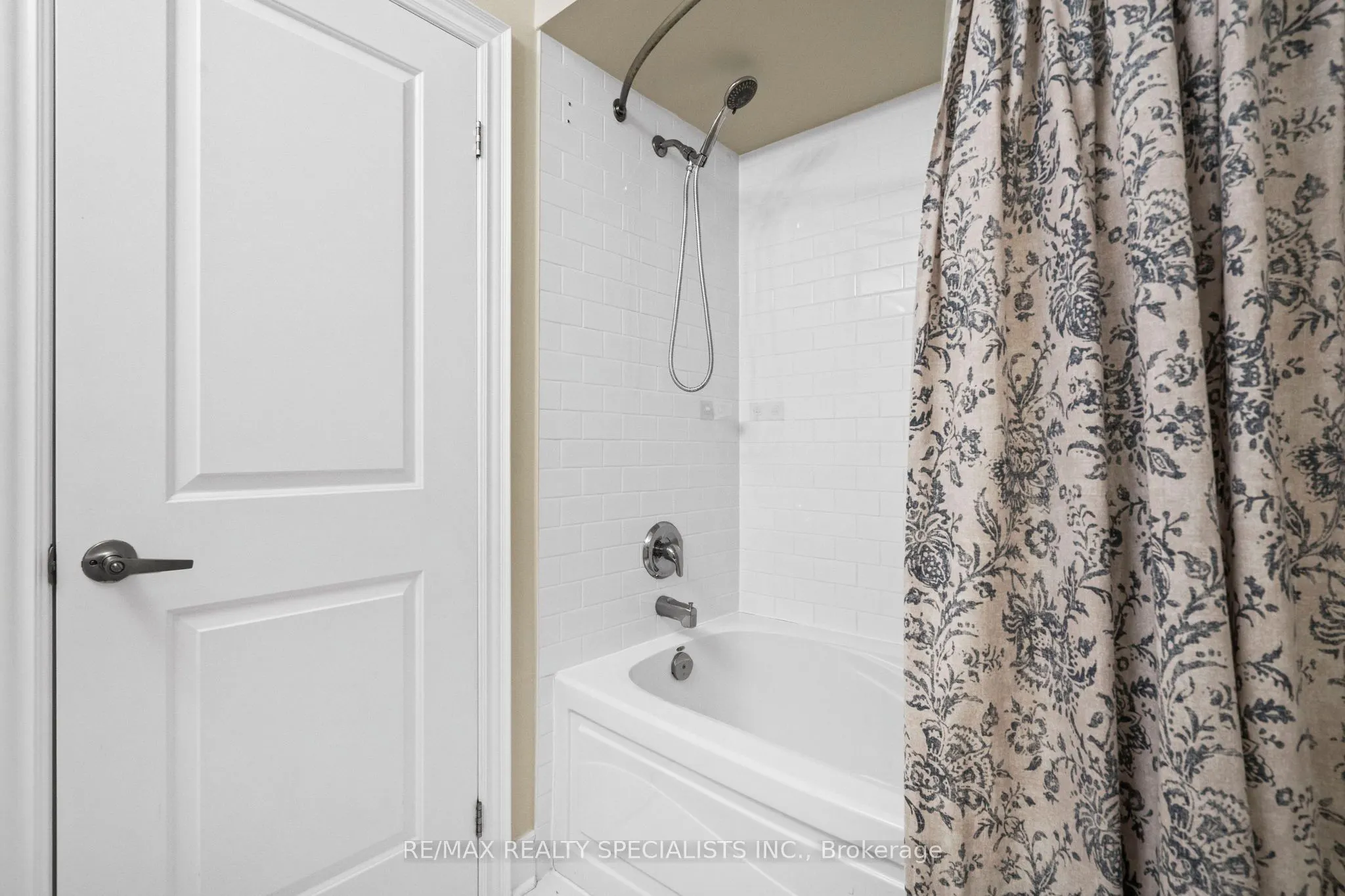 1812 Burnhamthorpe Road E