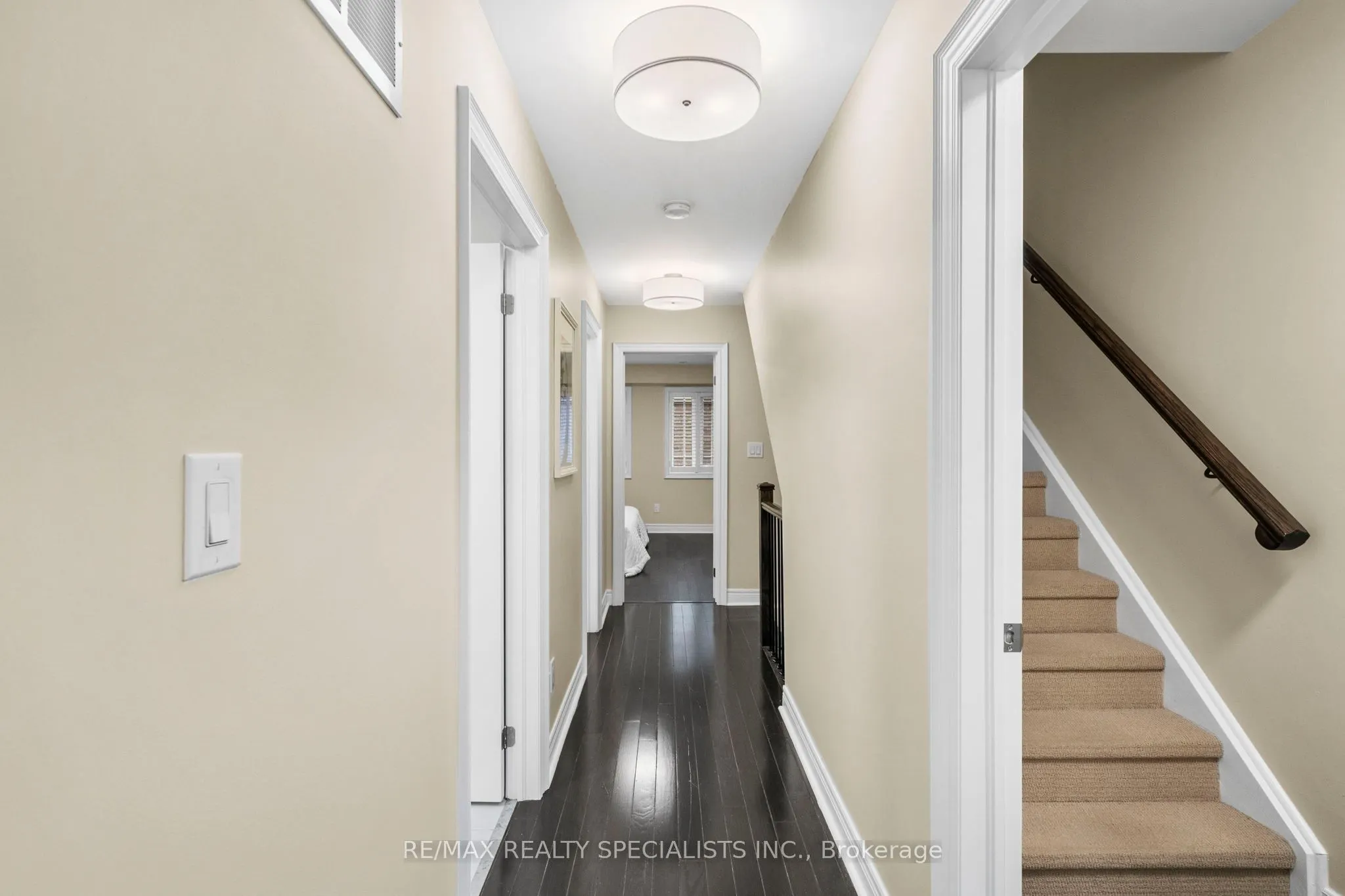 1812 Burnhamthorpe Road E