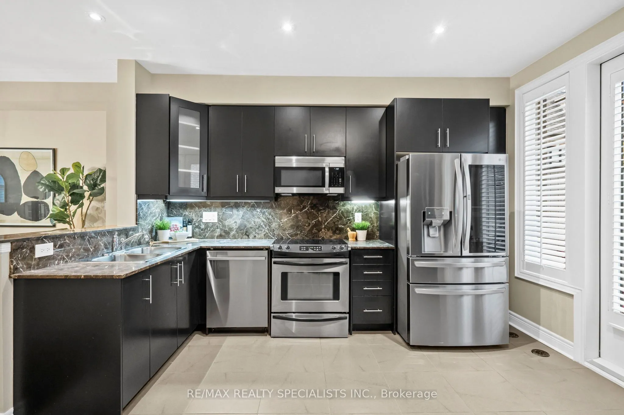 1812 Burnhamthorpe Road E