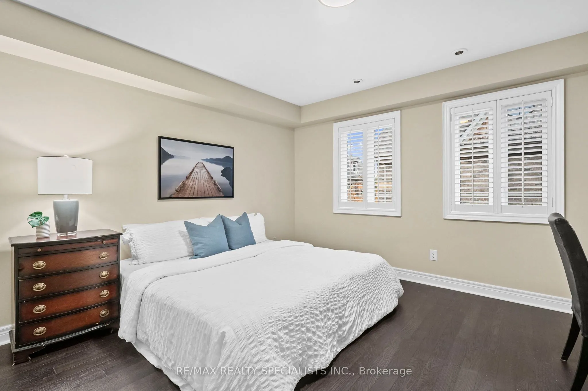 1812 Burnhamthorpe Road E