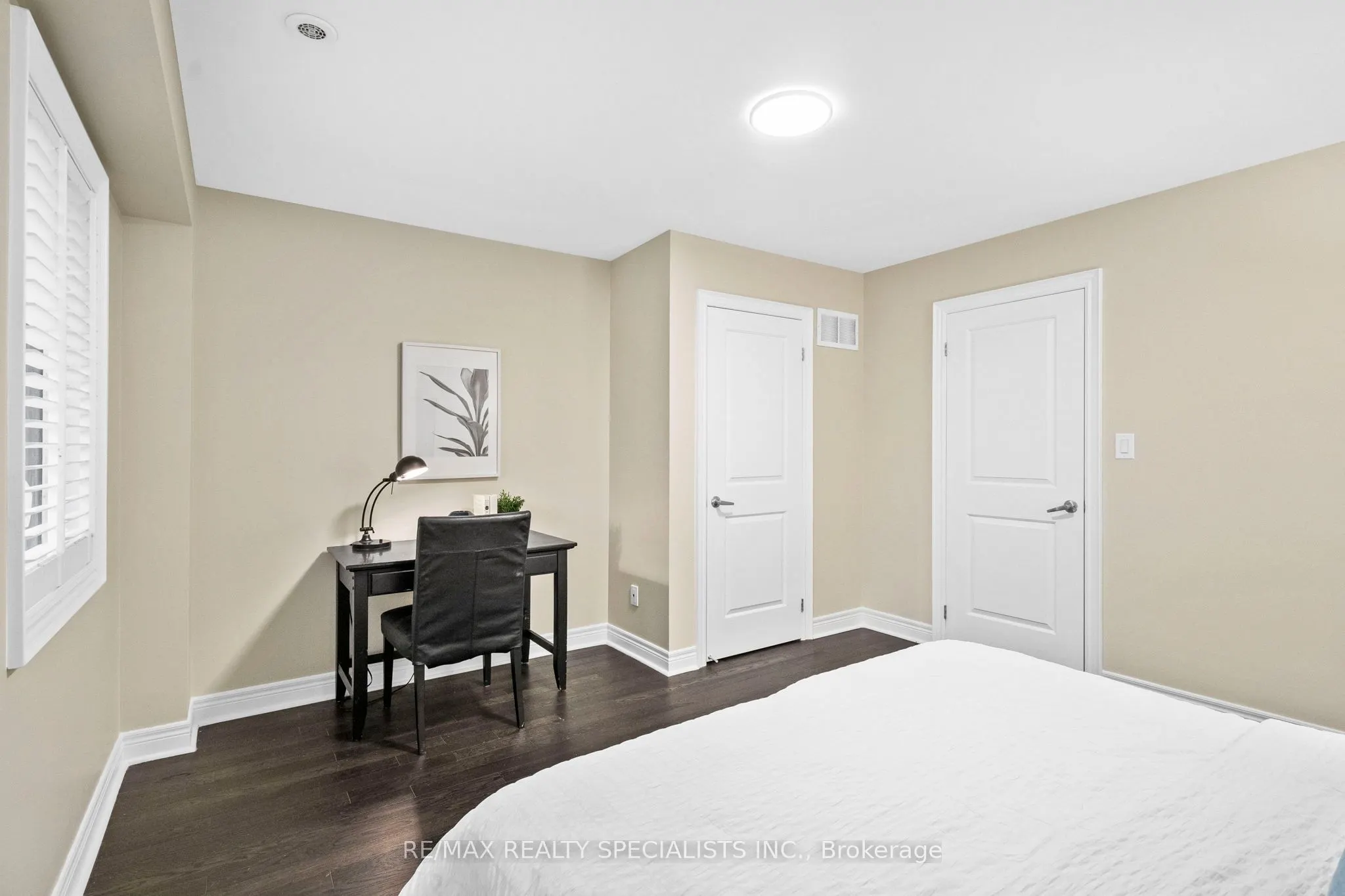 1812 Burnhamthorpe Road E