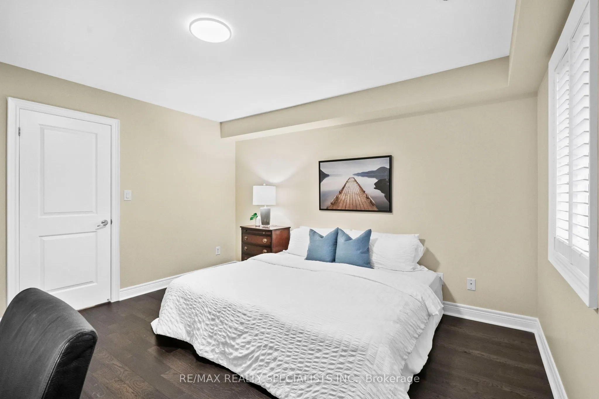 1812 Burnhamthorpe Road E