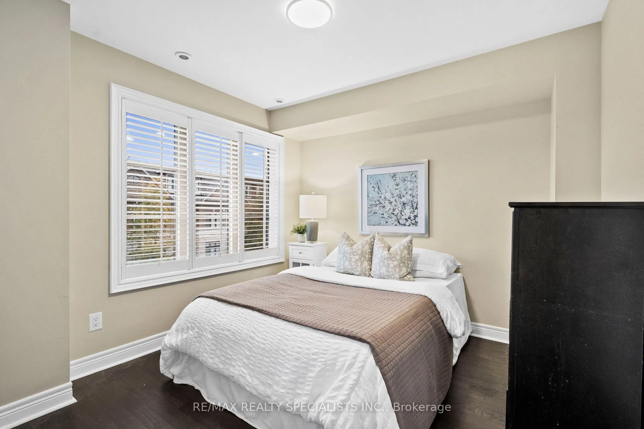 1812 Burnhamthorpe Road E