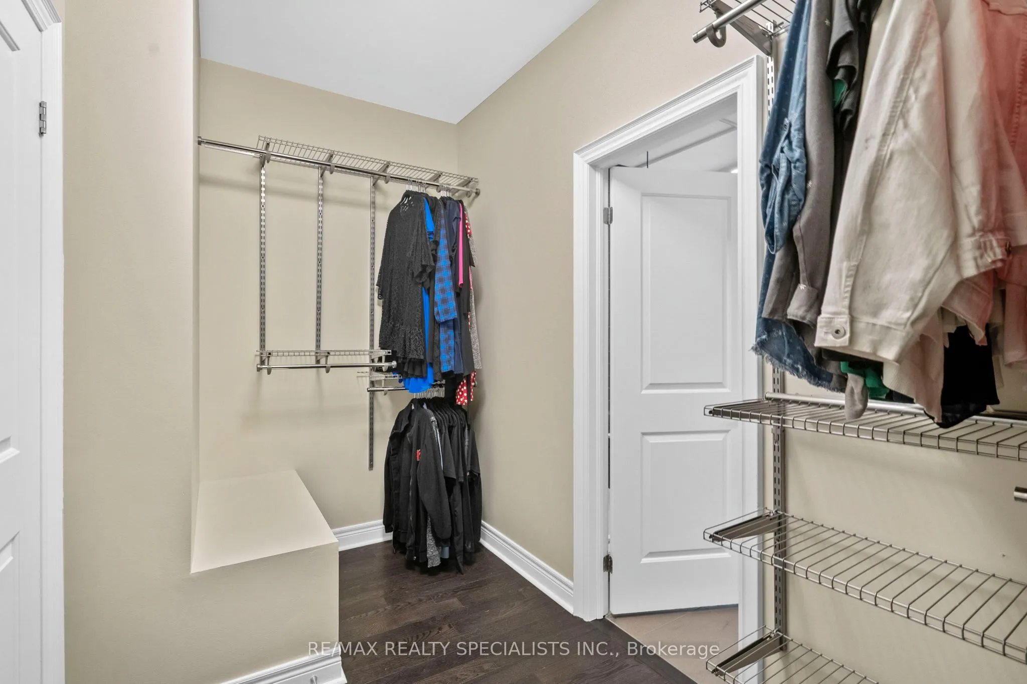 1812 Burnhamthorpe Road E