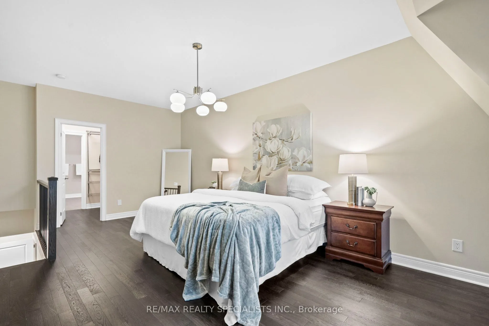 1812 Burnhamthorpe Road E