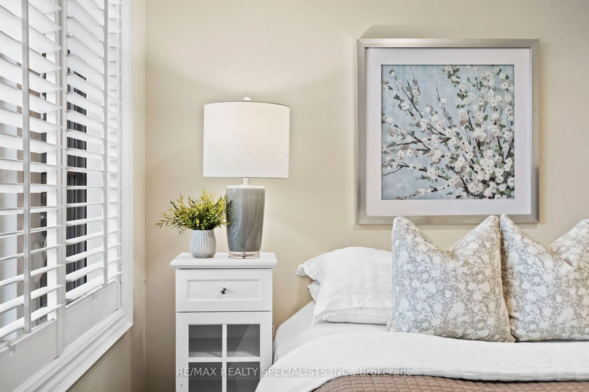 1812 Burnhamthorpe Road E