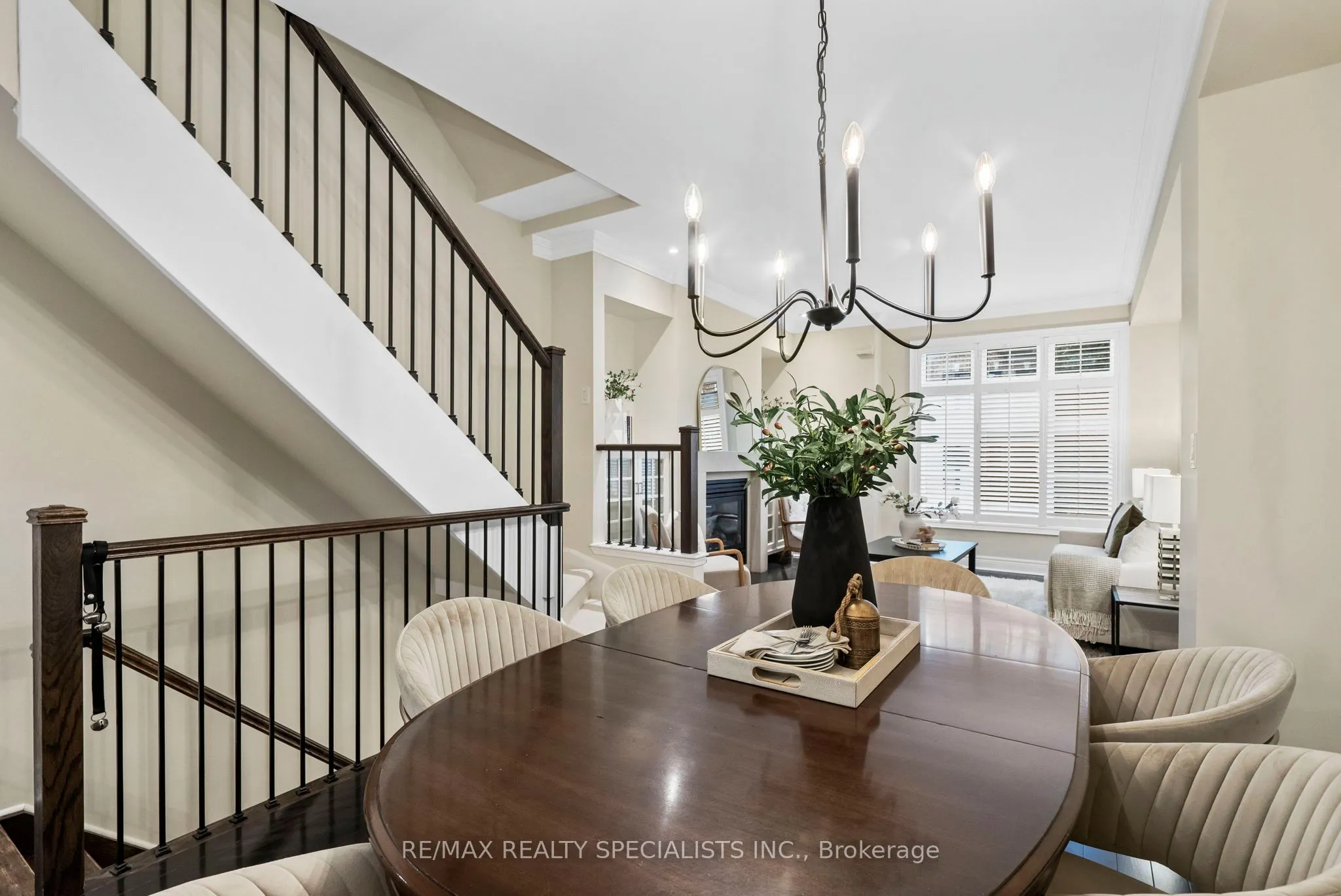 1812 Burnhamthorpe Road E