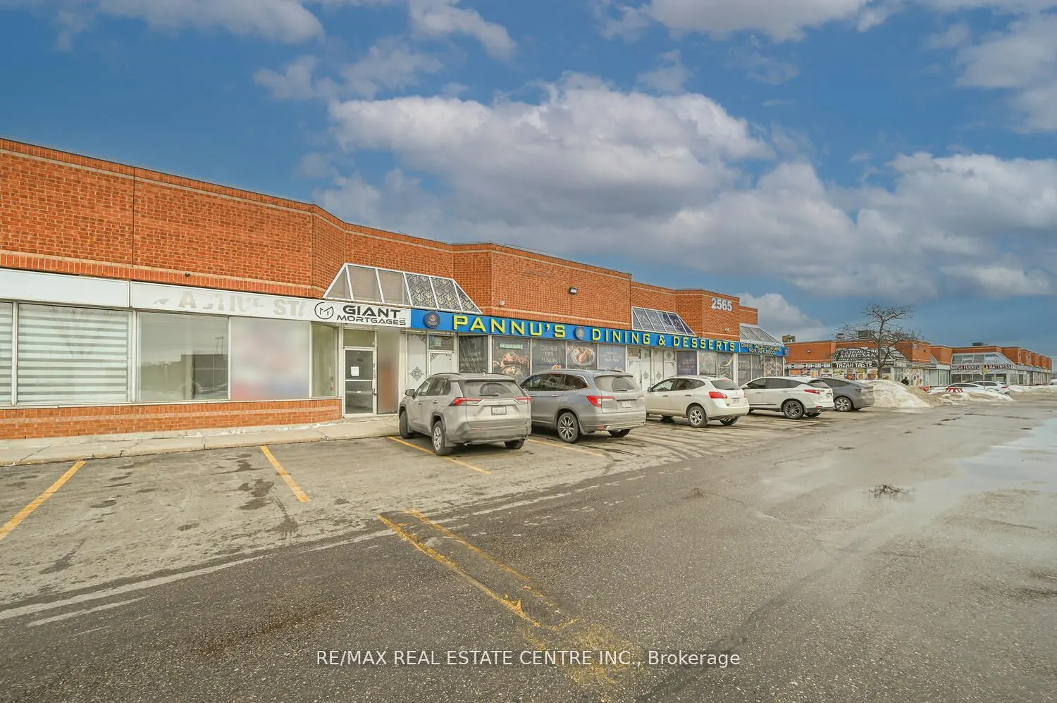 2565 Steeles Avenue E, #22