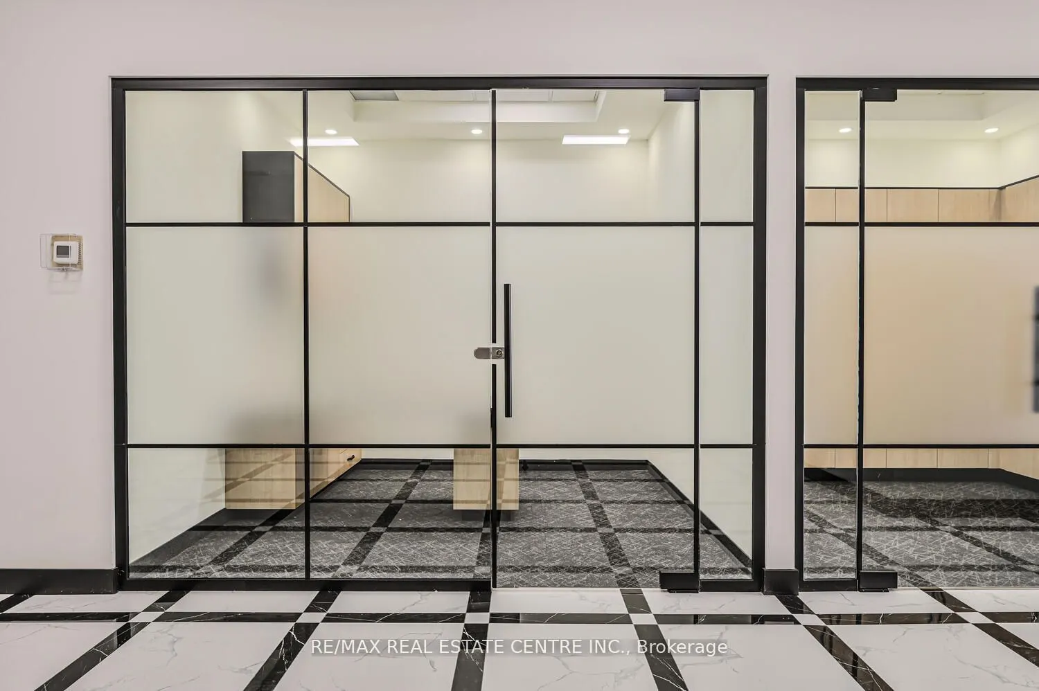 2565 Steeles Avenue E, #22