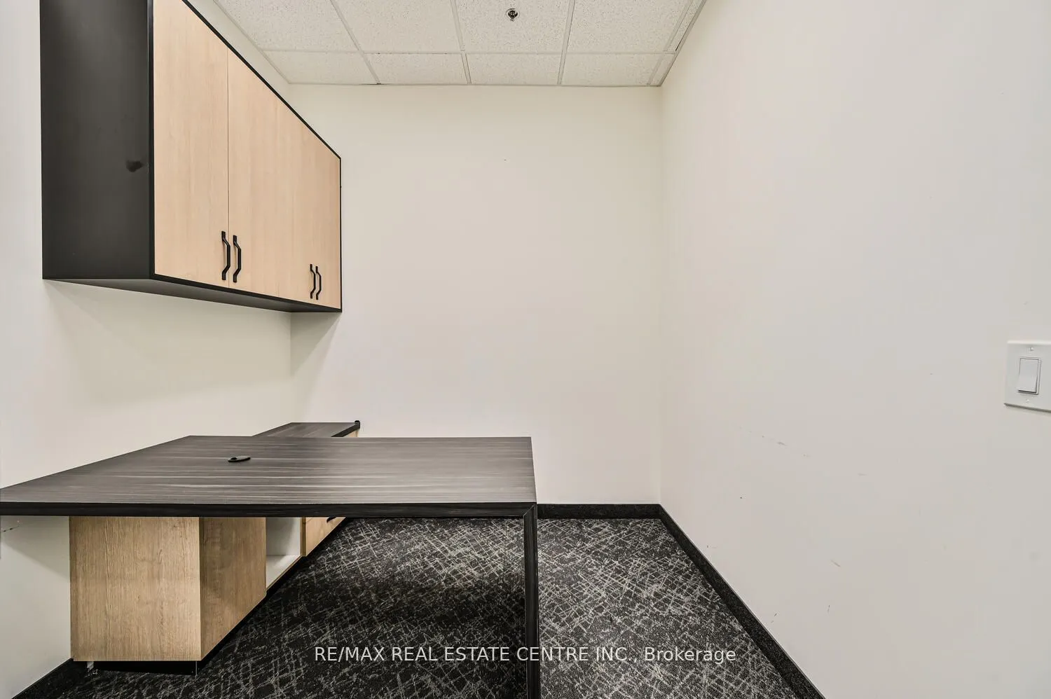 2565 Steeles Avenue E, #22