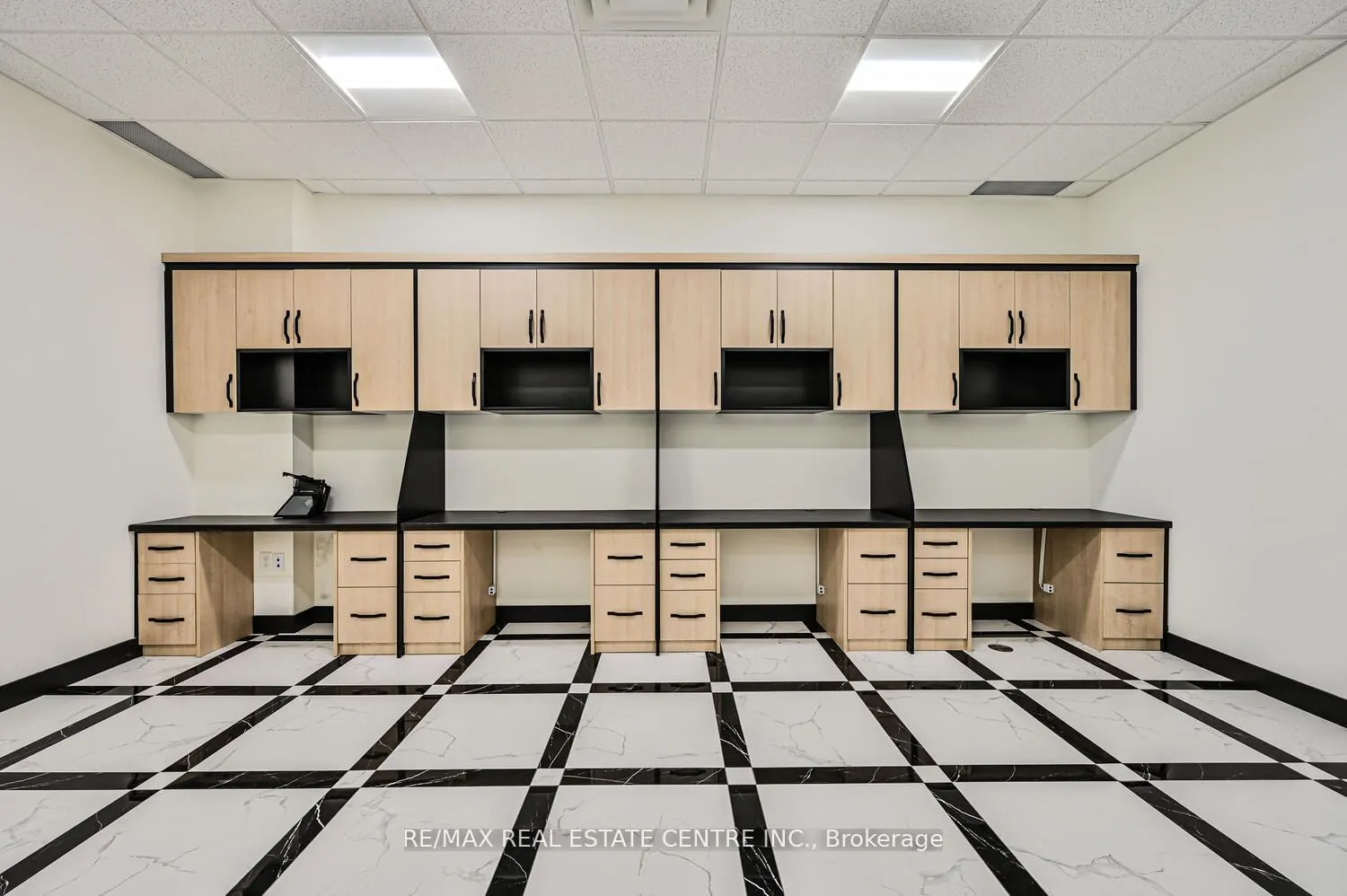 2565 Steeles Avenue E, #22