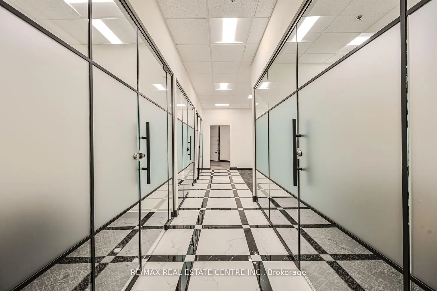 2565 Steeles Avenue E, #22