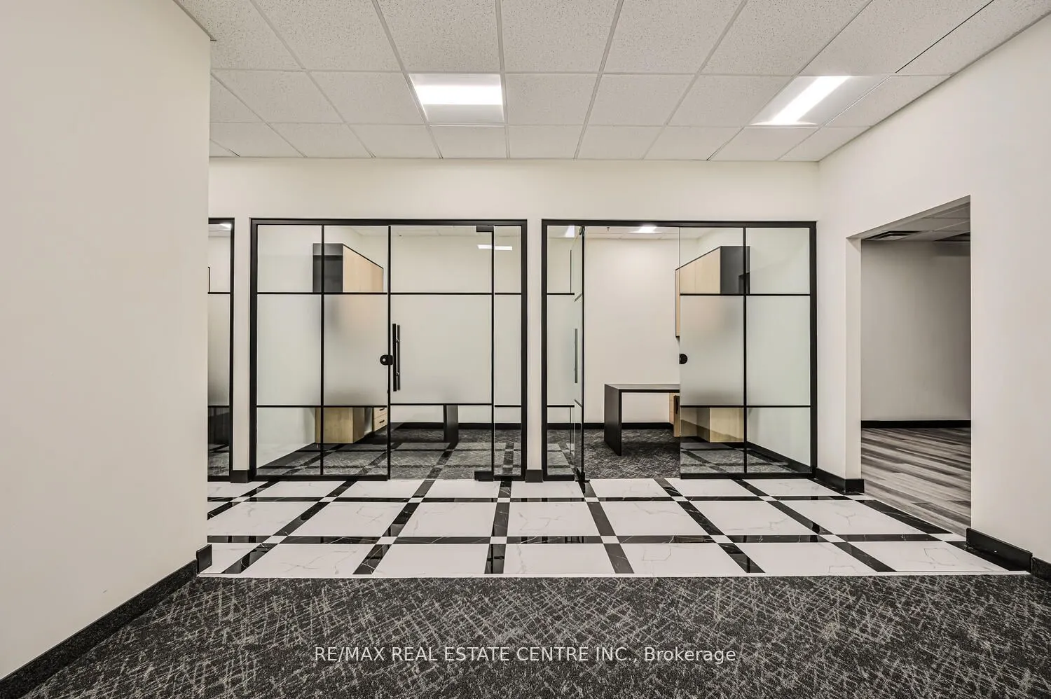 2565 Steeles Avenue E, #22