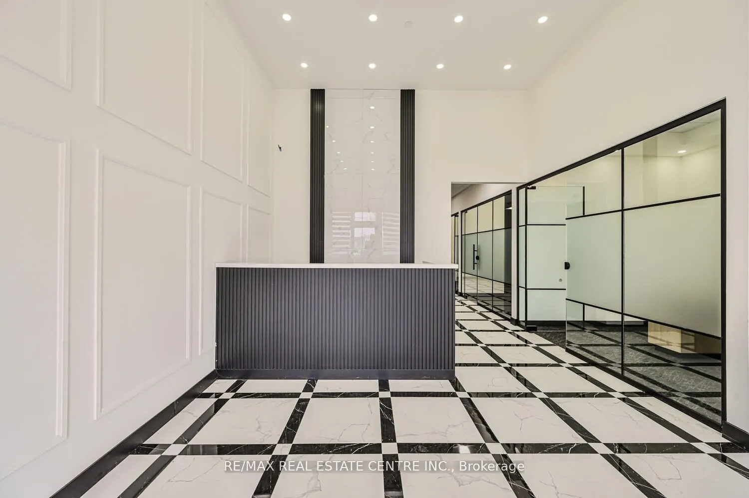 2565 Steeles Avenue E, #22