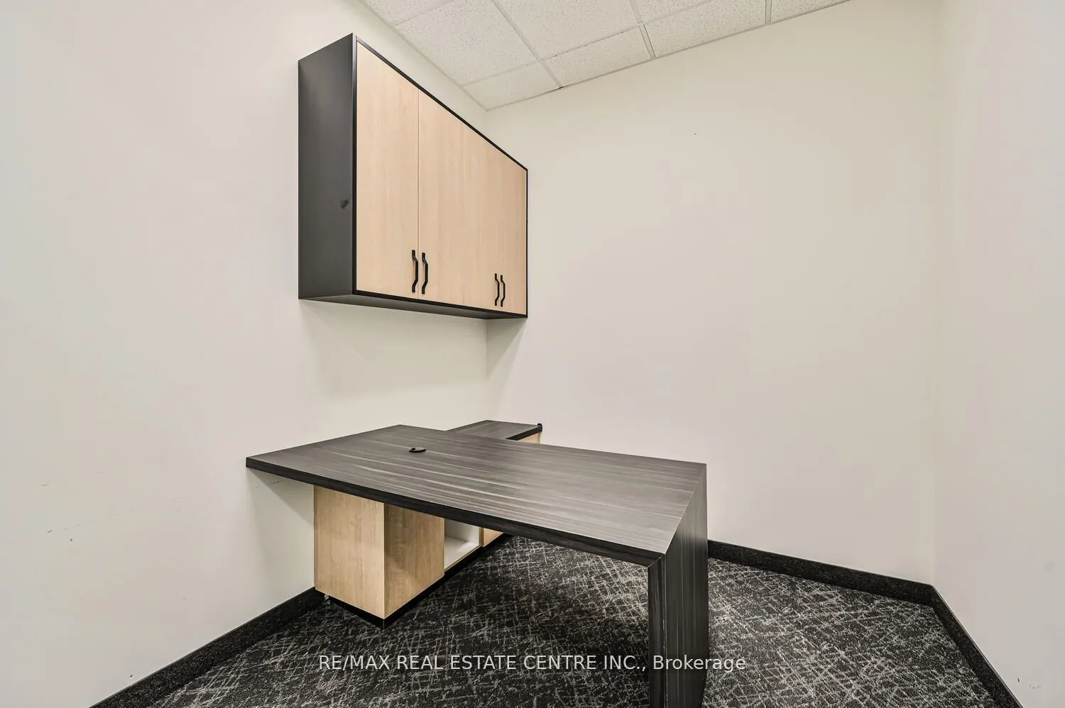 2565 Steeles Avenue E, #22