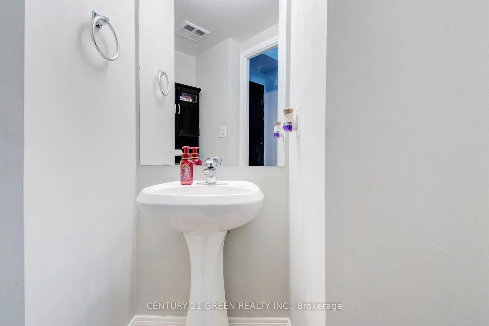 80 Absolute Avenue, #1207