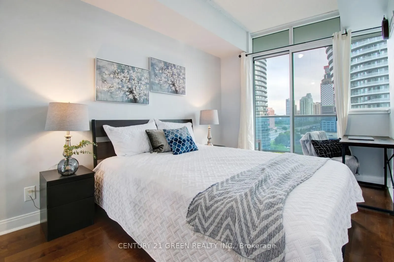 80 Absolute Avenue, #1207