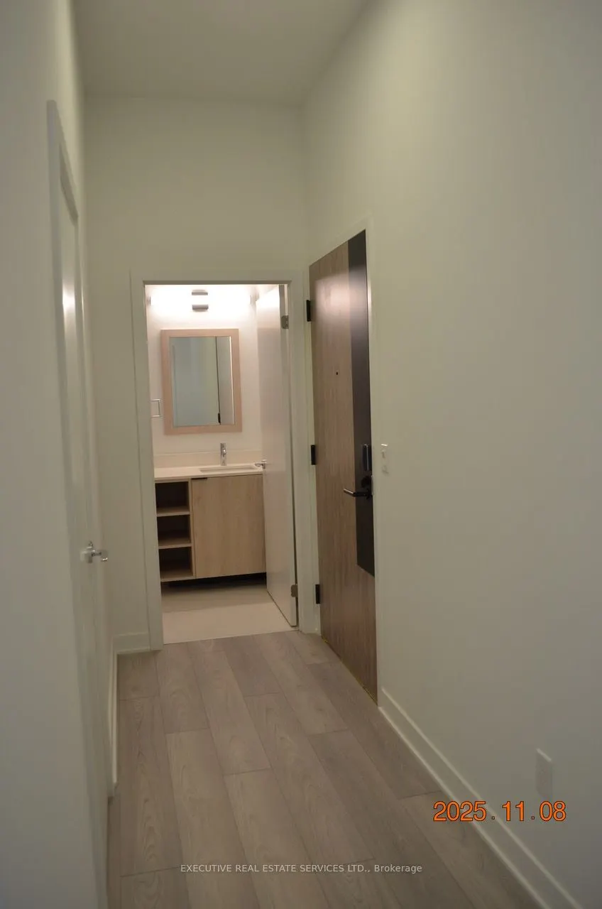 1007 The Queensway W, #219