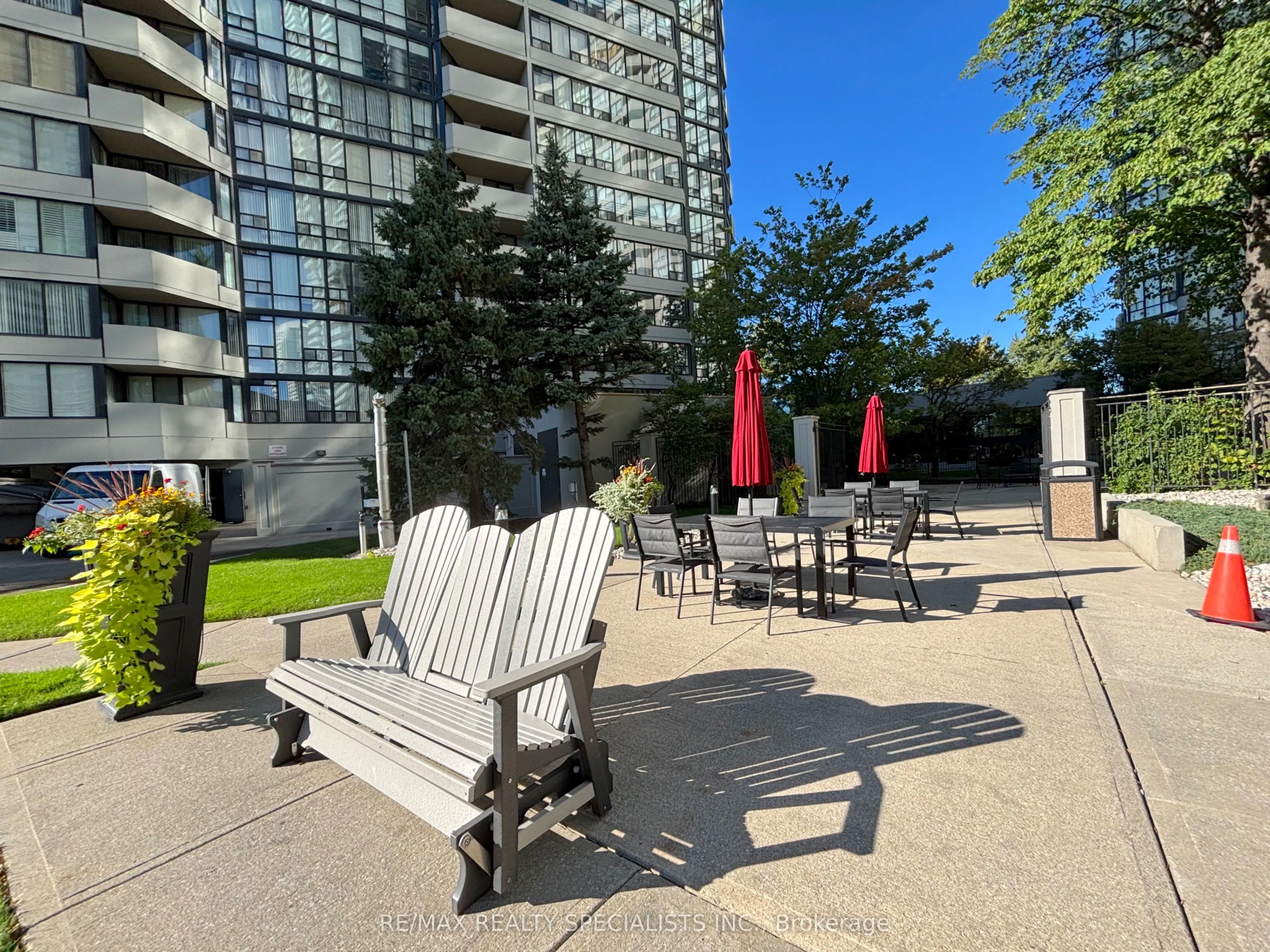 330 Rathburn Road W, #2206