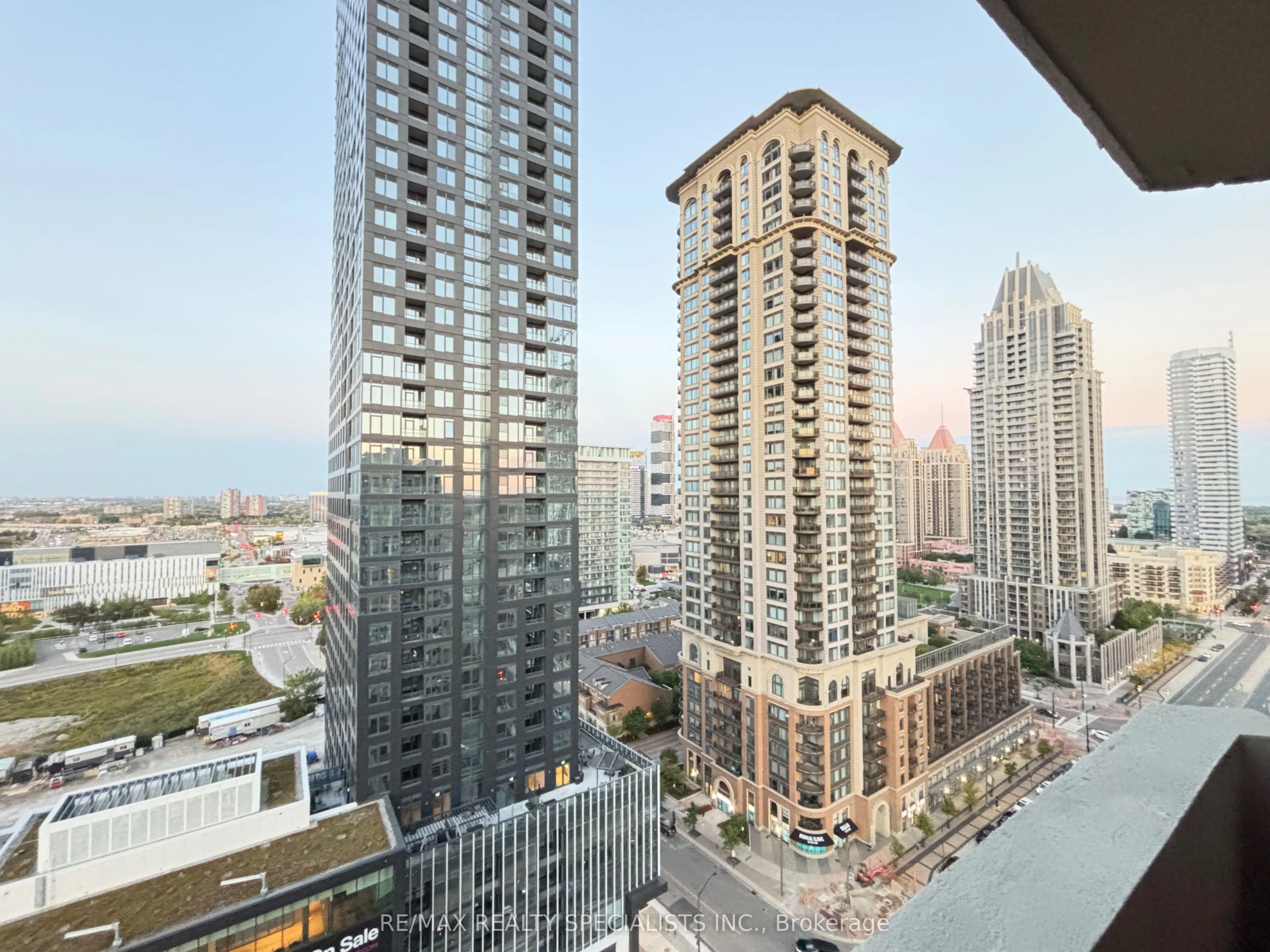 330 Rathburn Road W, #2206